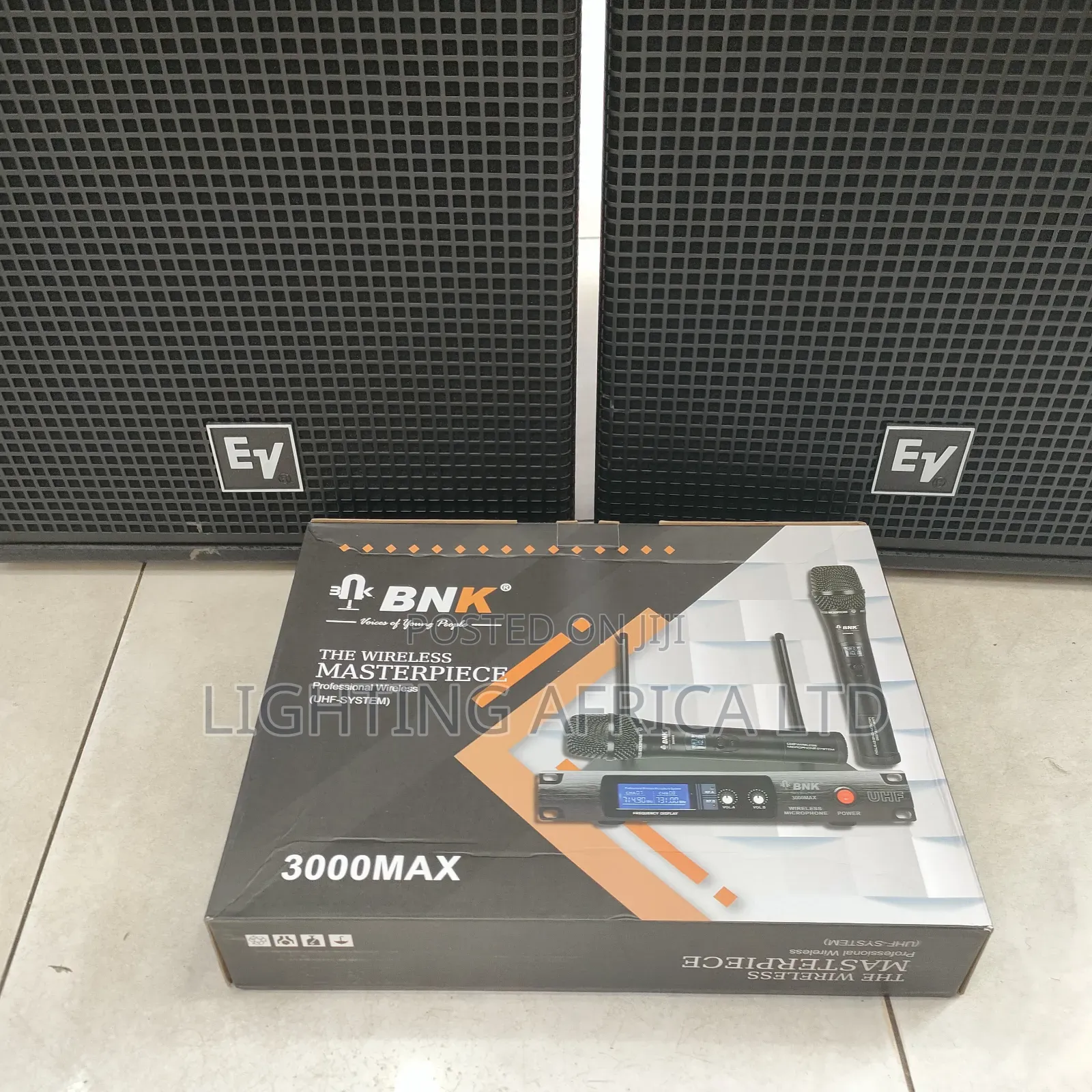 12 Channels Powered Mixer + (2) Ev 15" Mid Speakers Stand