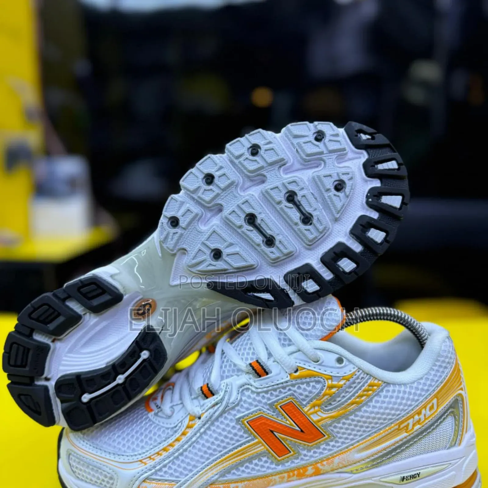 New Balance 740 Silver Grey
Size 38_________45.