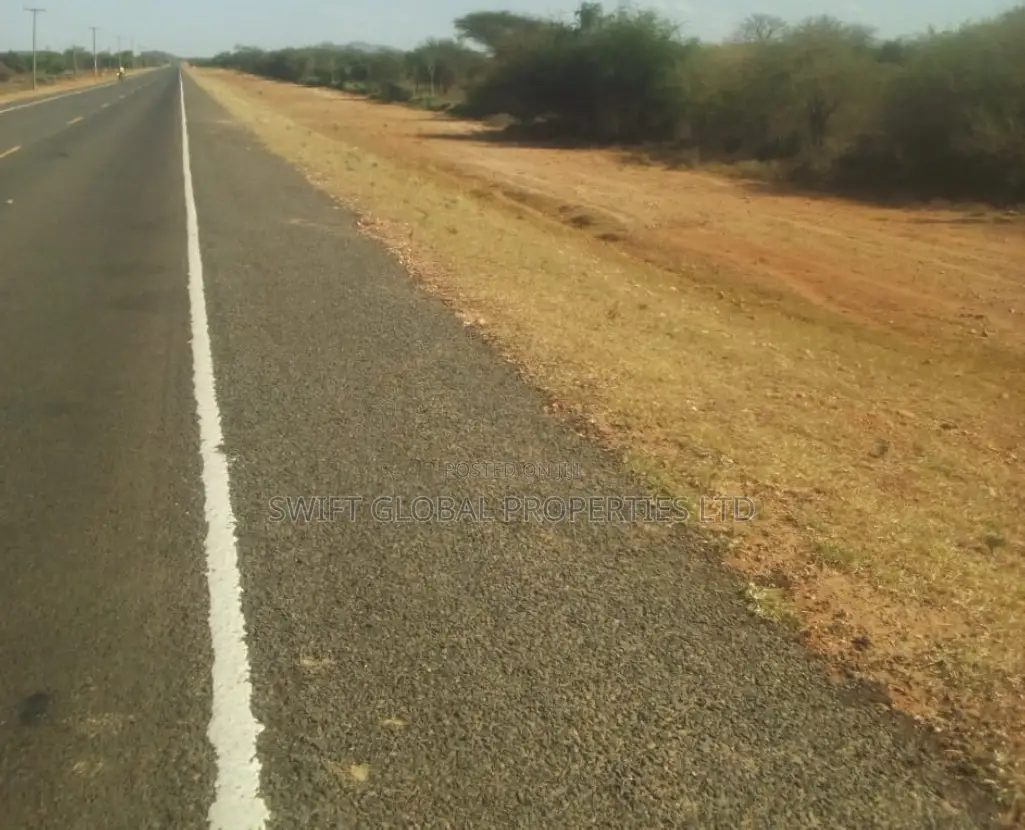 5 Acres Land Touching Mombasa Road in Makindu Is for Sale