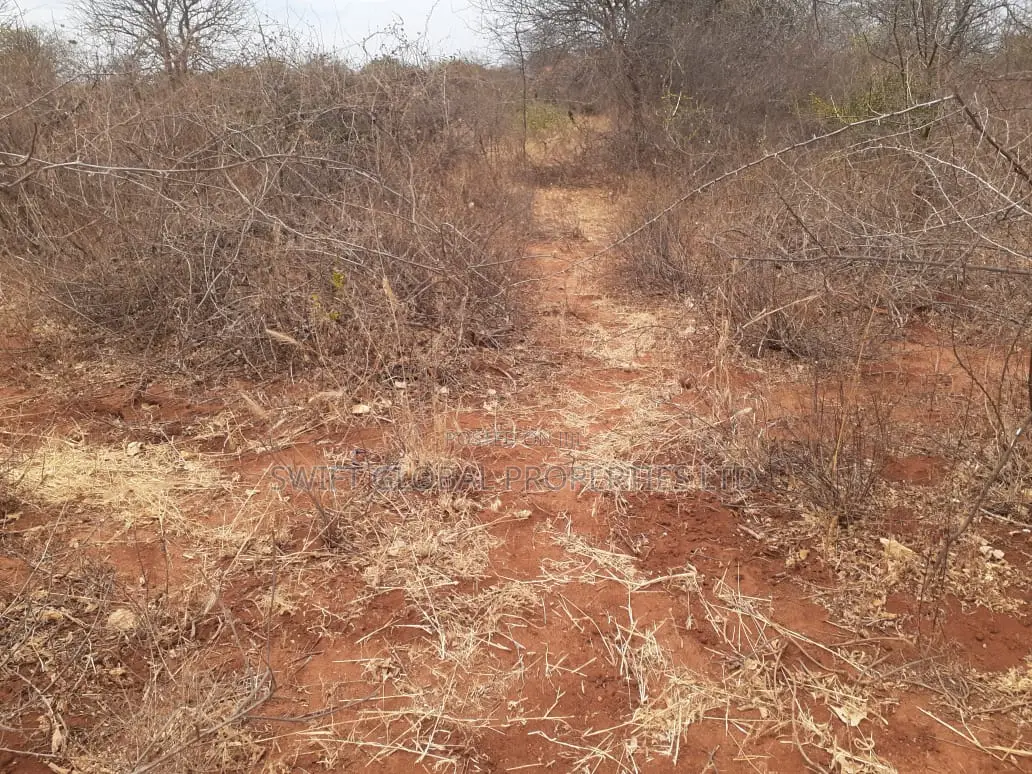 5 Acres Land Touching Mombasa Road in Makindu Is for Sale