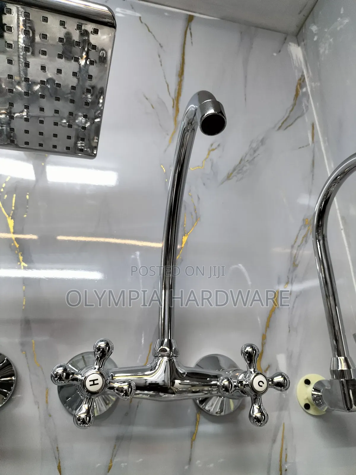 Valdeno Kitchen Mixer Wall Star