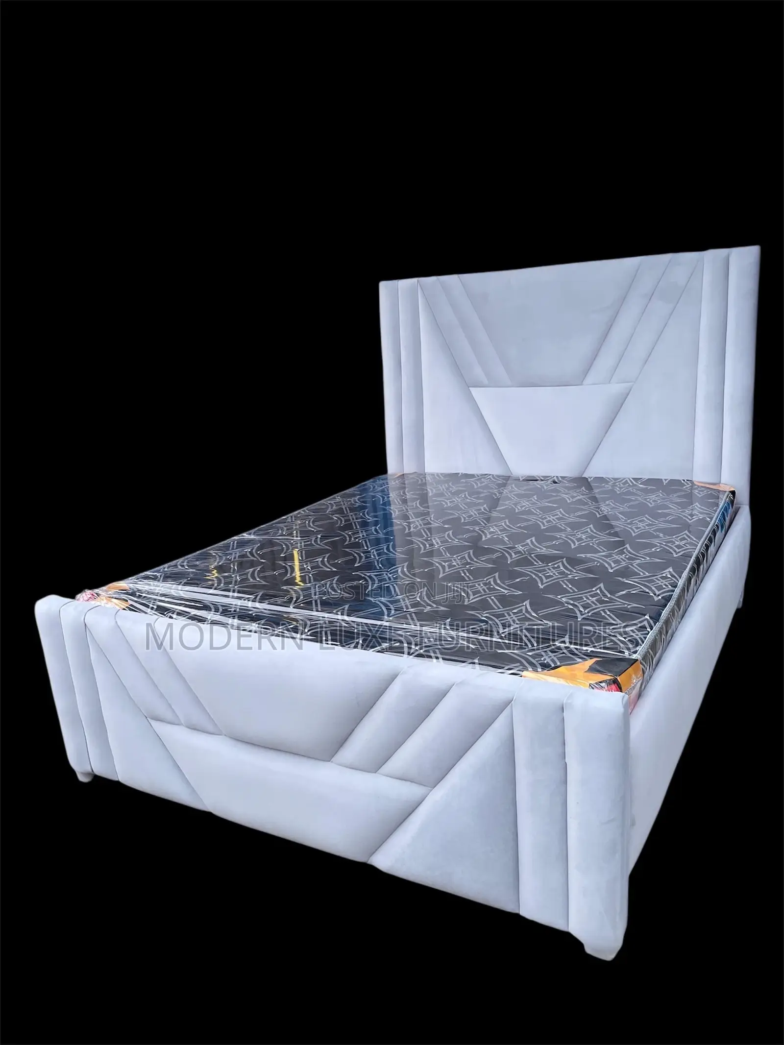 Modern White 5by6 Bed