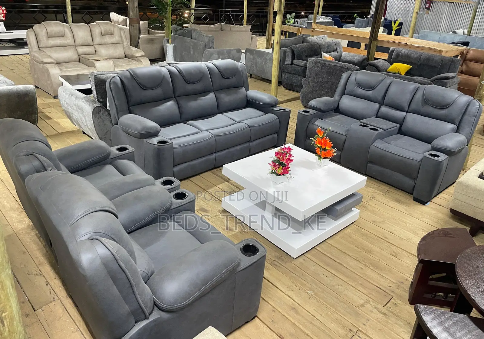 7 Seater Stylish Semi Recliner 3,2,1,1 With Cupholders