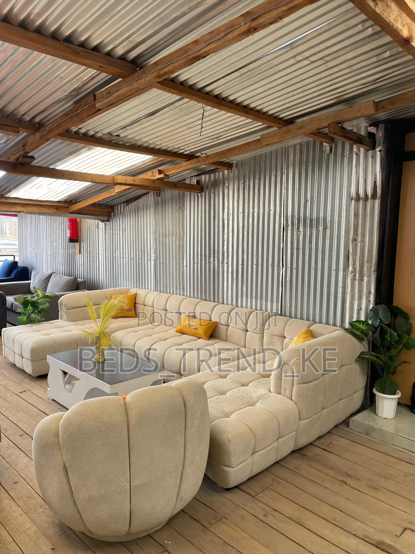 9 Seater Bubble U-Shaped Sofa With an Armchair