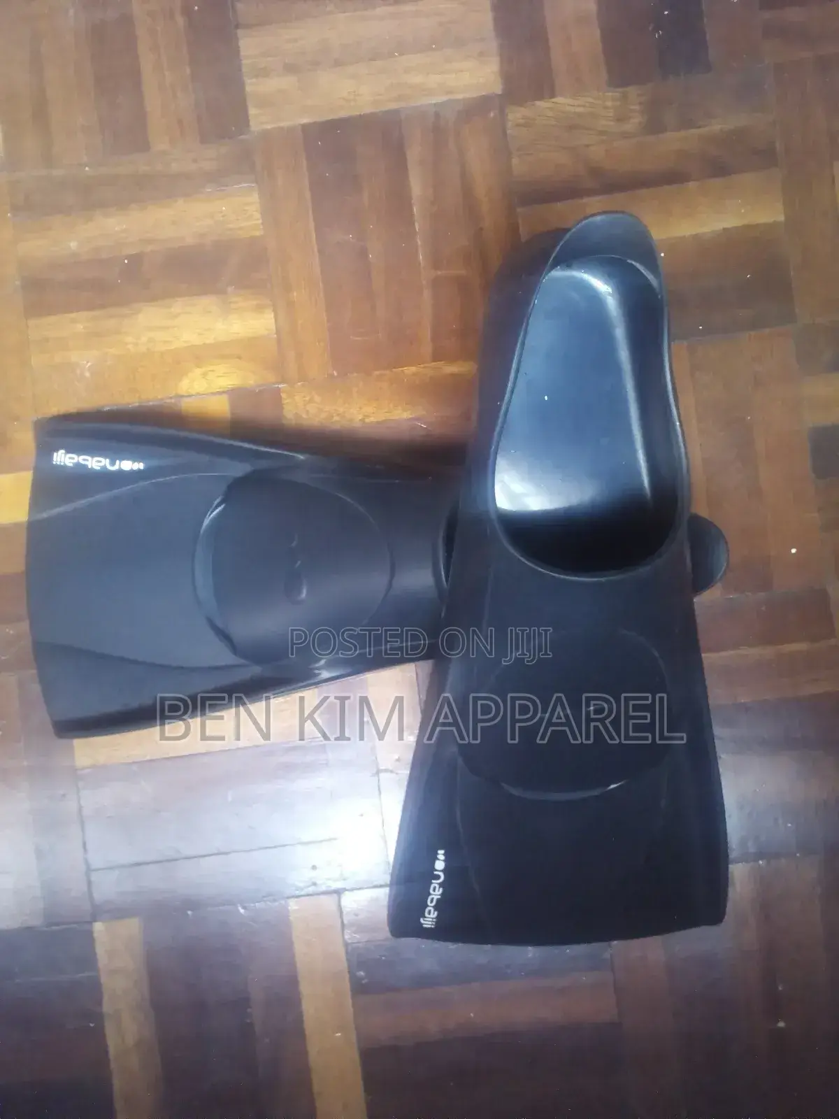 Swimming Short Fins/Paddles Gloss Black. Size 35/36 Used. Single User.