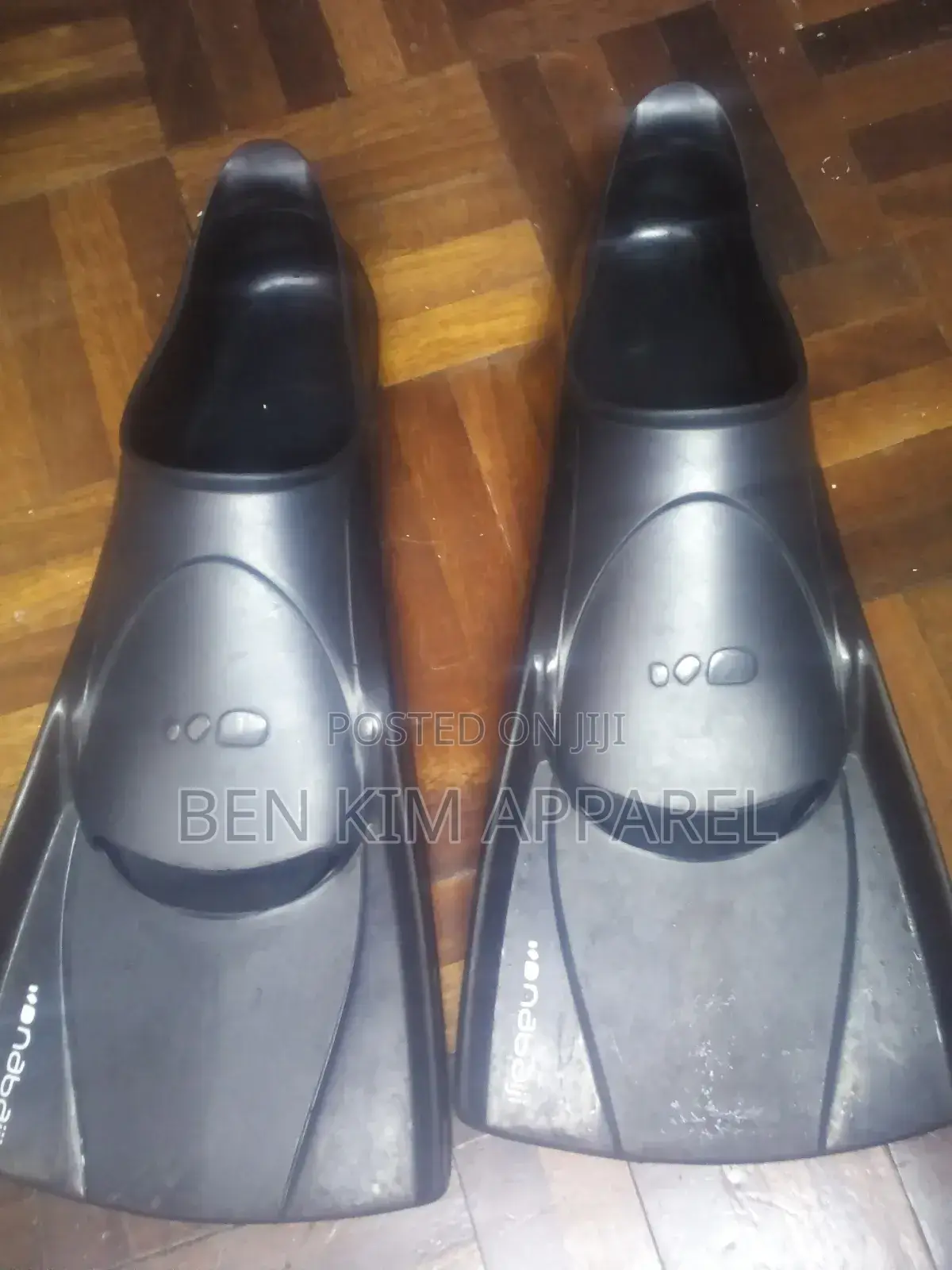 Swimming Short Fins/Paddles Gloss Black. Size 35/36 Used. Single User.