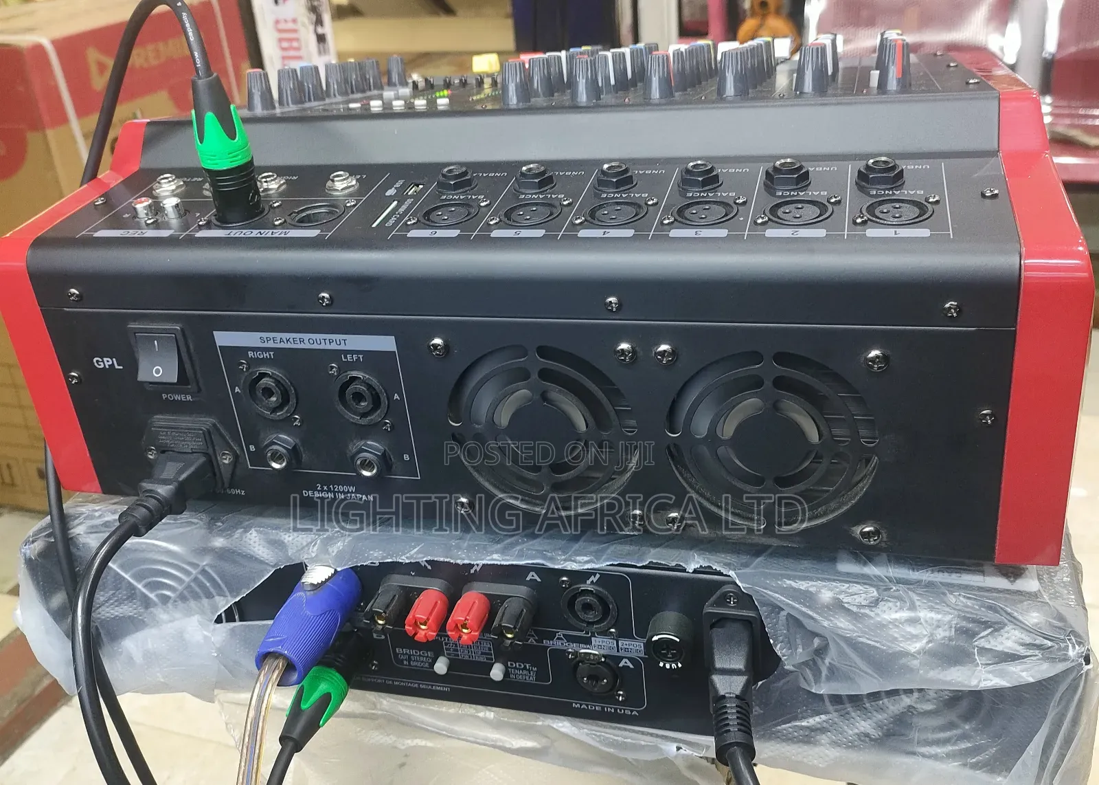 Peavey Cs 4000 Powered Amplifier 6 Channels Max Powered Mixer Usb
