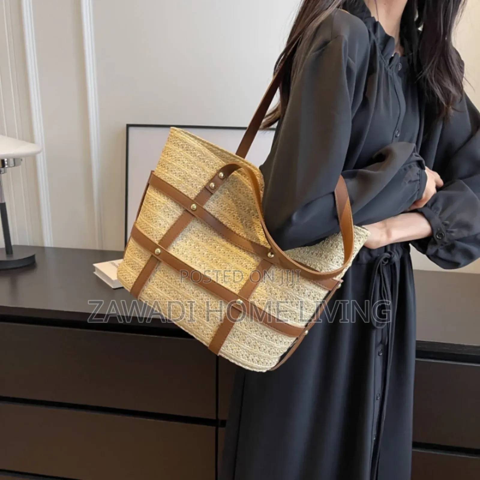Women Woven Tote Straw Bags With a Zip