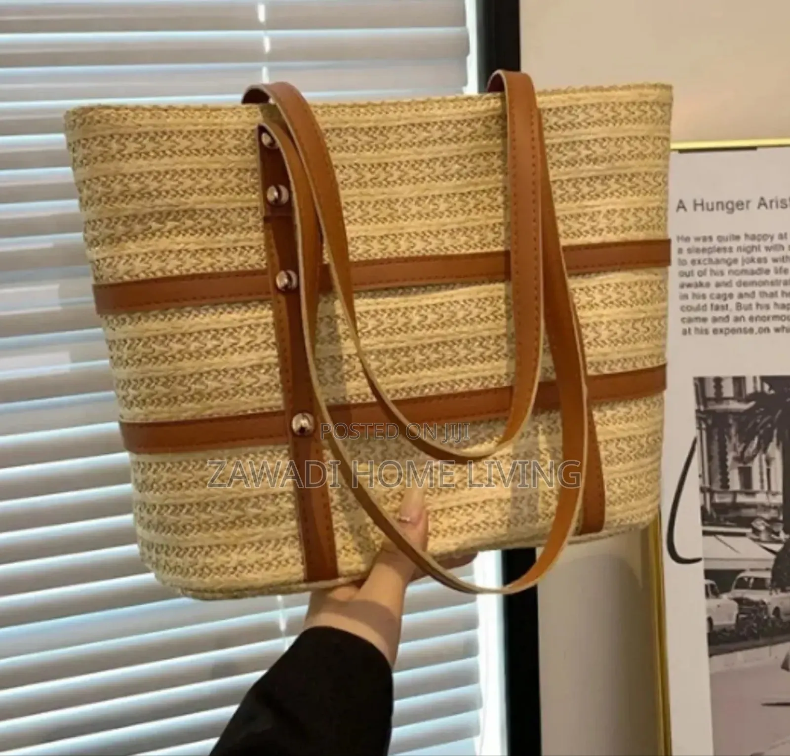 Women Woven Tote Straw Bags With a Zip