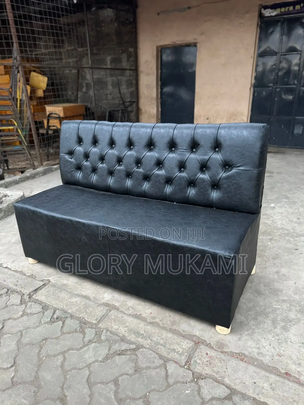 Black Leather 5ft Restaurant Couch