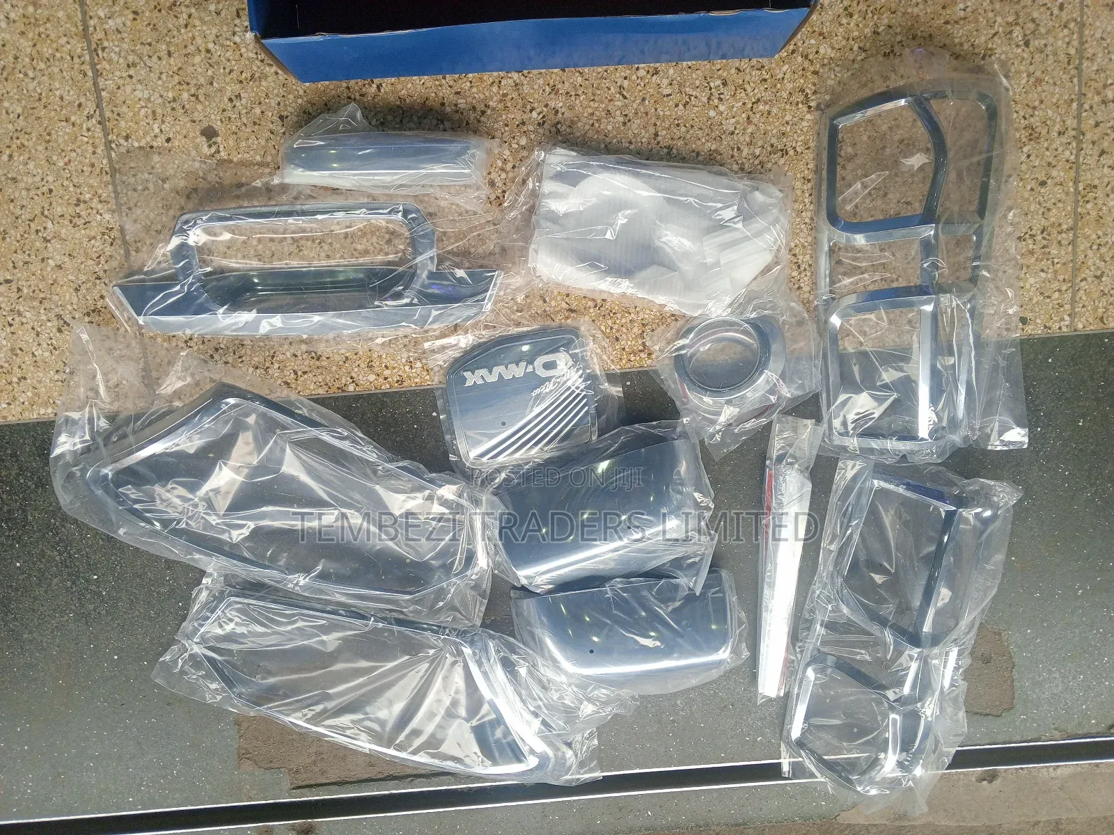 Chrome Kit Set Isuzu Dmax 2016 Plus Model