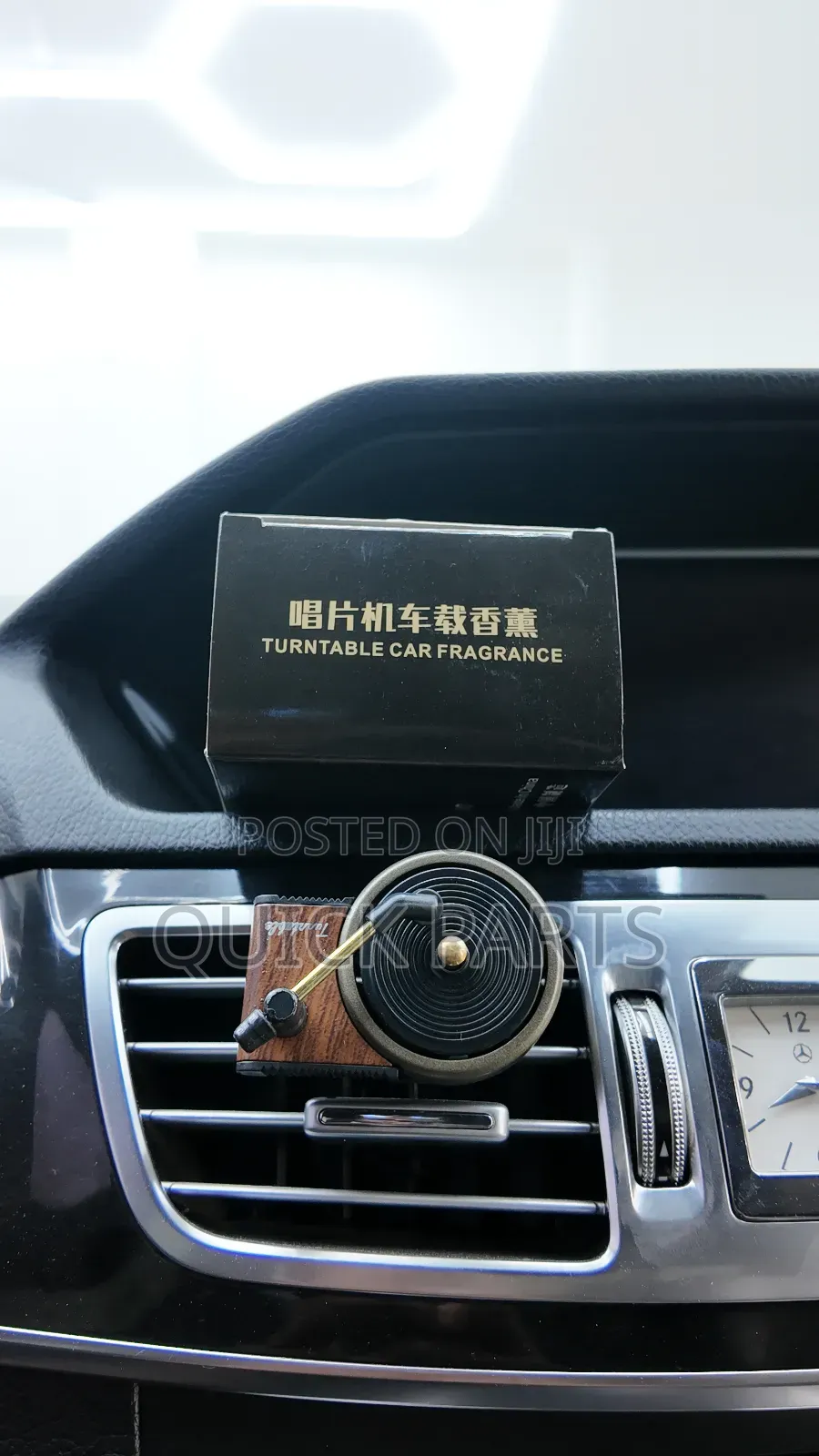 Turntable Air Vent Clip Aromatherapy Air Freshener