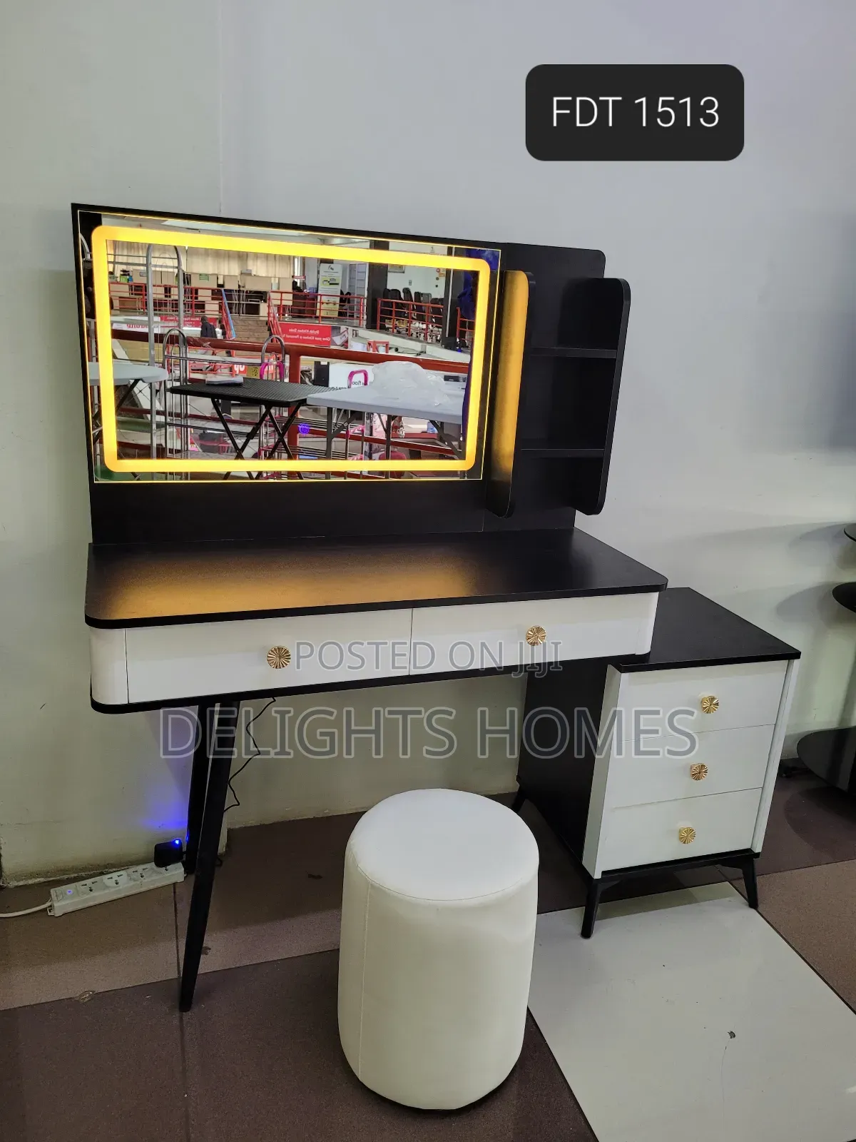 Modern Dressing Table