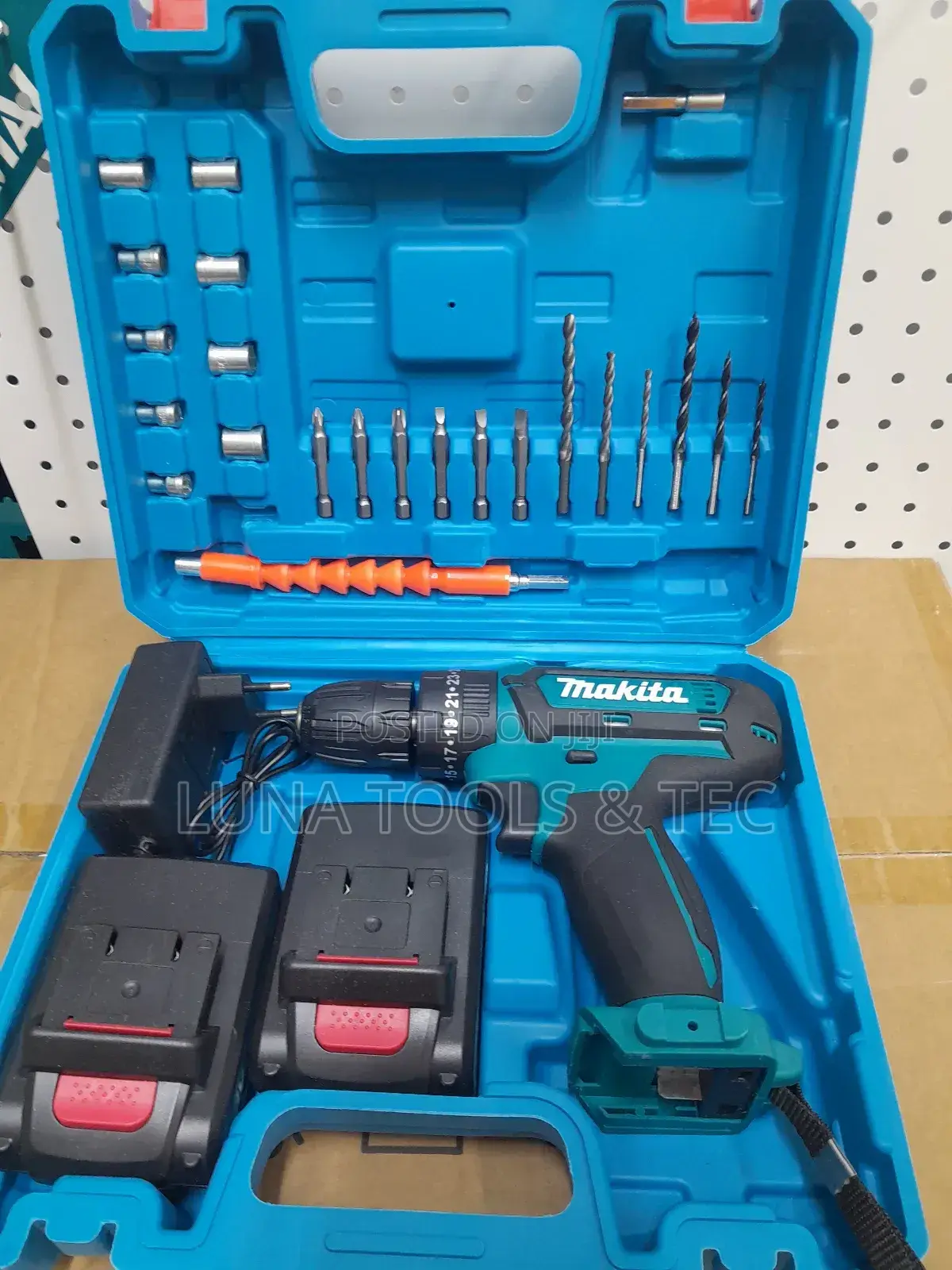 21v Cordless Drill With Accessories.