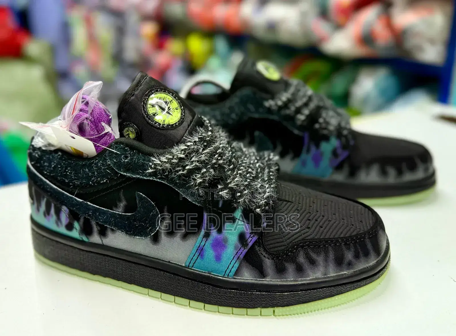 Air Jordan 1 Snkeakers Fly Glow in the Dark
