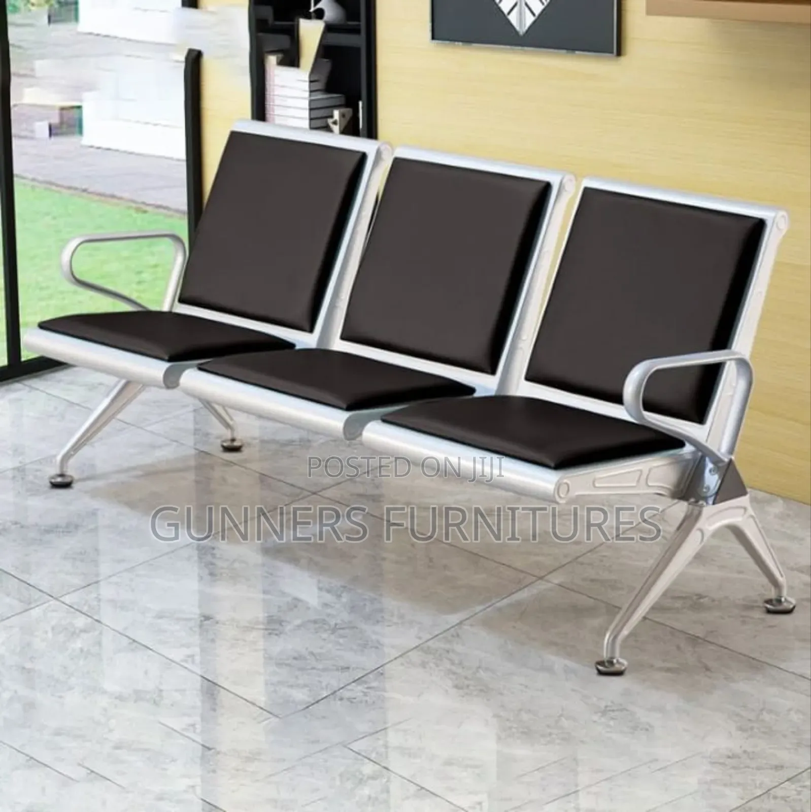 Heavy Duty Padded Link Chair.