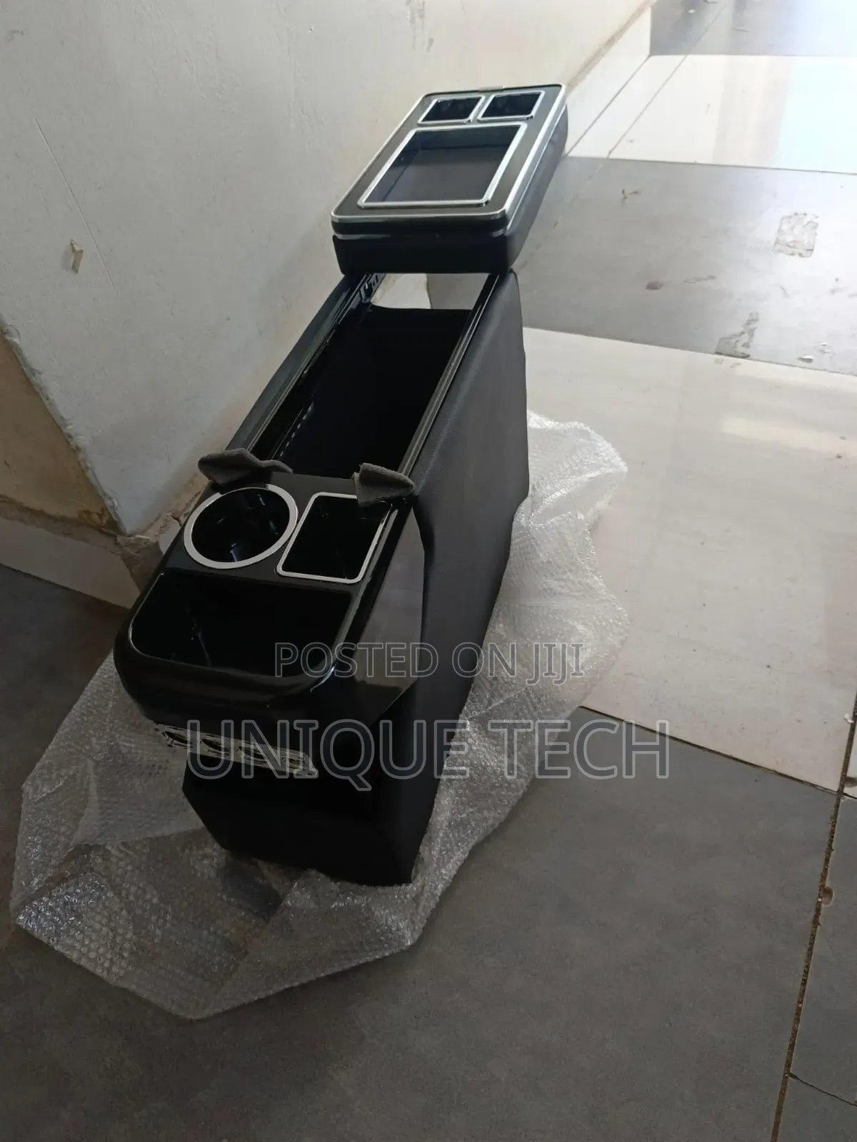 Toyota Sienta/Isis Car Armrest Console Box/Armrest