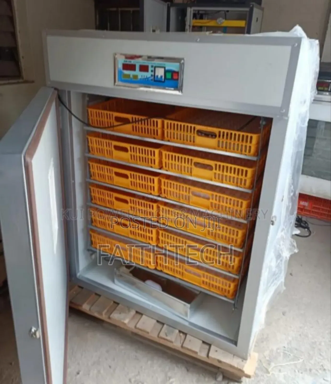 1056 Eggs Incubator