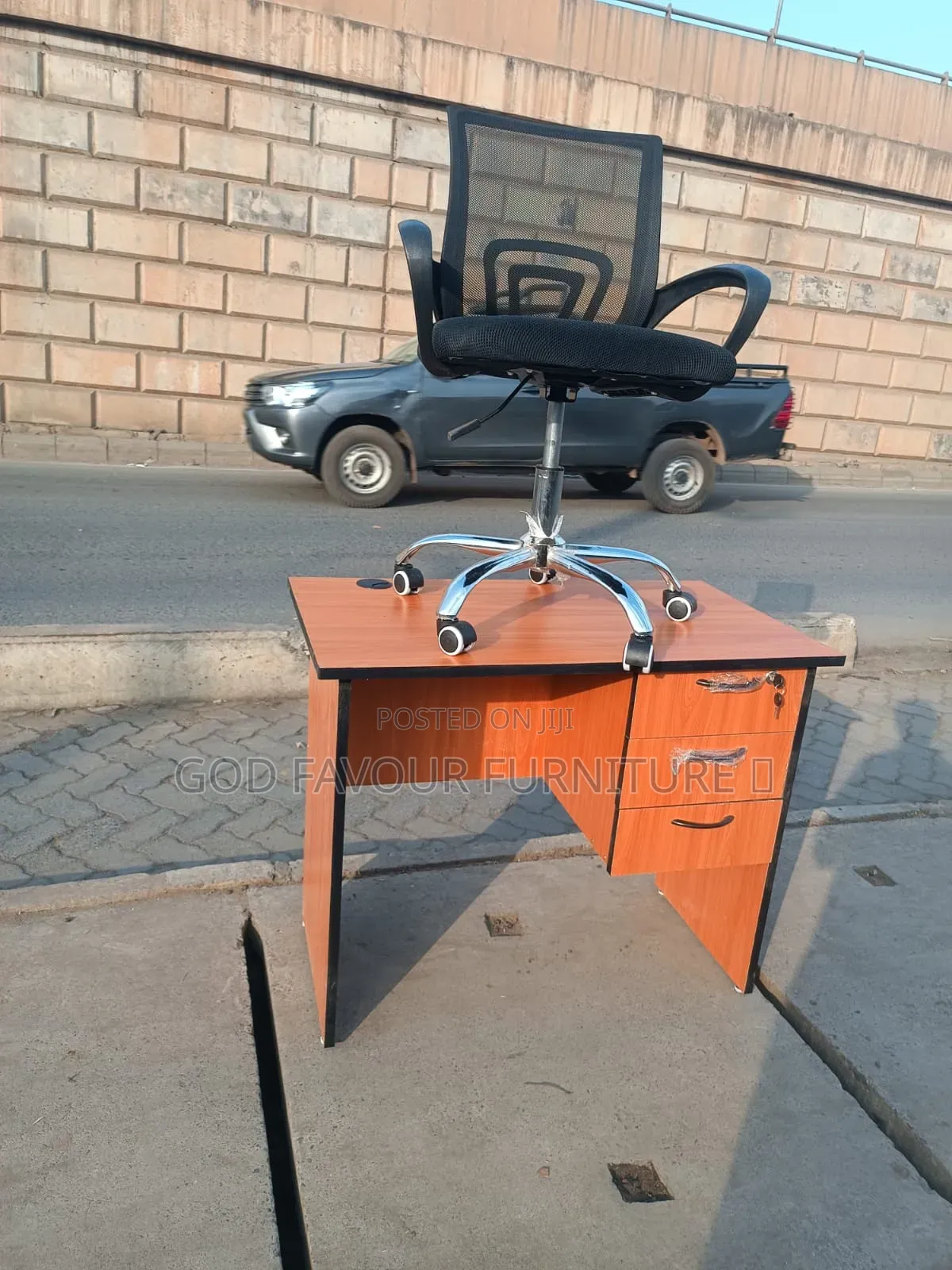 Unique Design Mesh Office Chair With Lockable Desk Bv5f