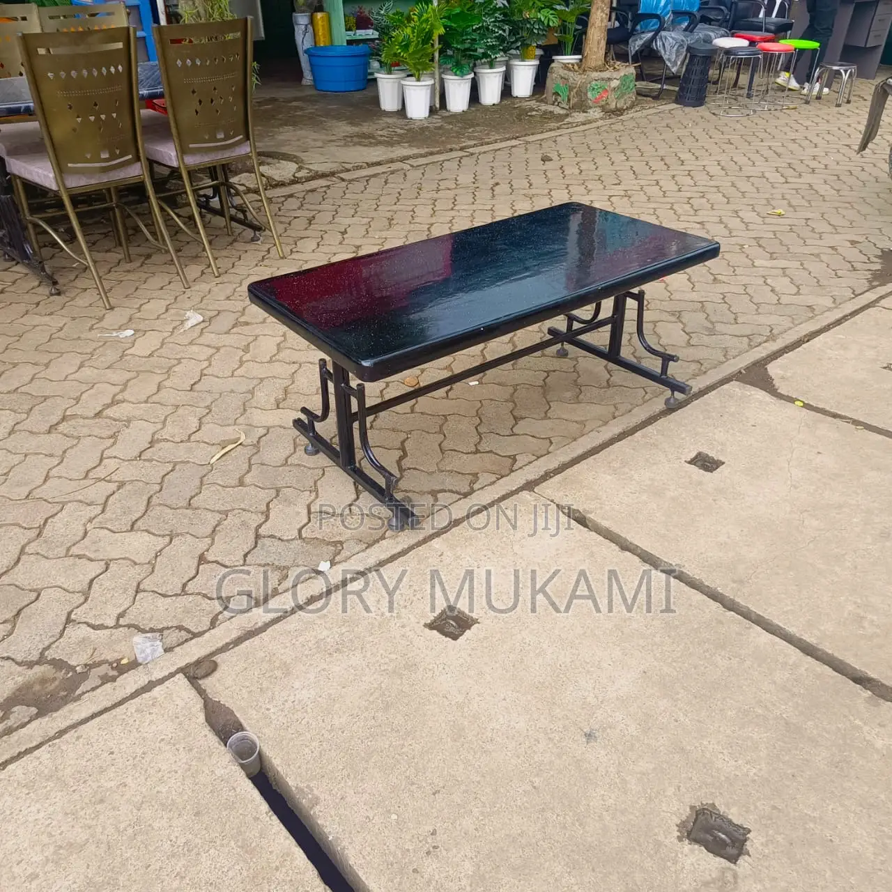 Rrestaurant And Bar Black Table