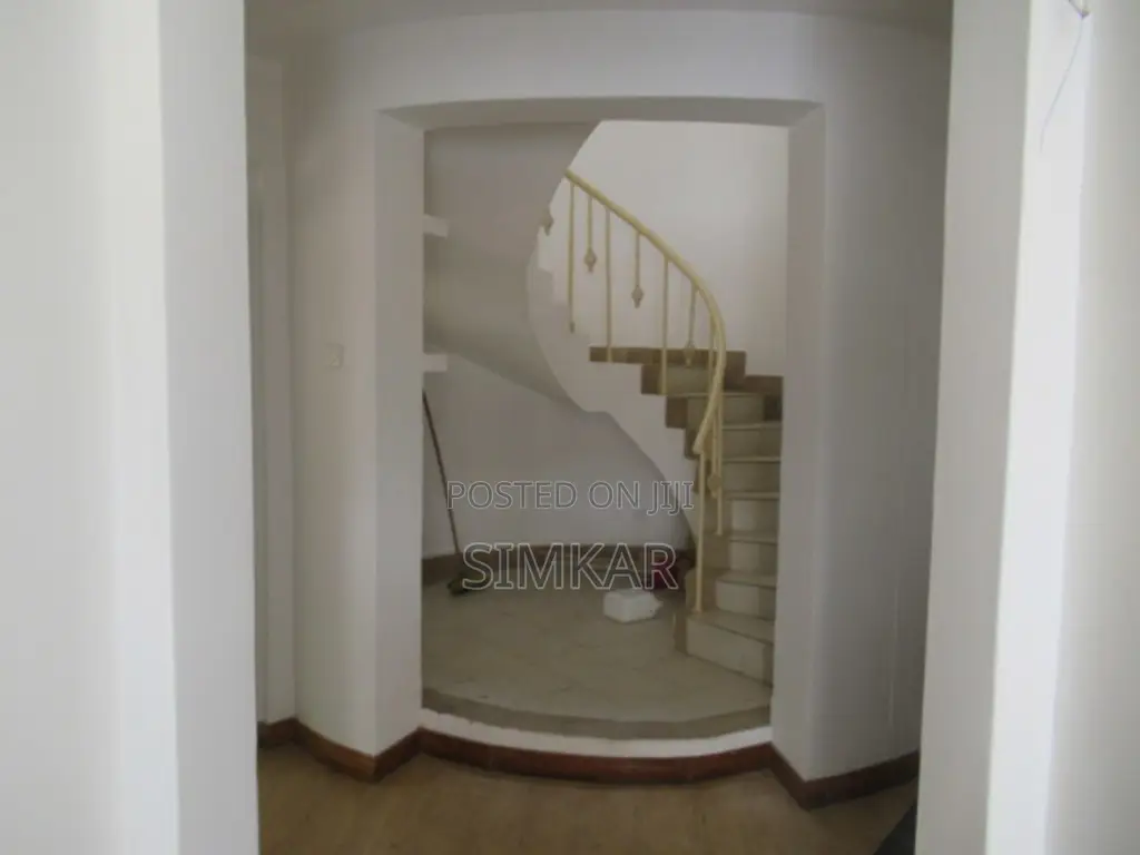 A Commercial Townhouse Available for Rent in Riverside