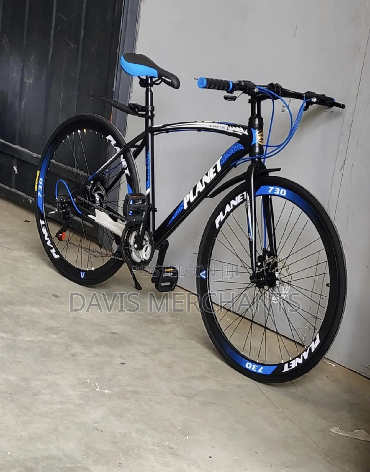 Sports Bike Size 27.5 Suitable for Bike Racing Activities