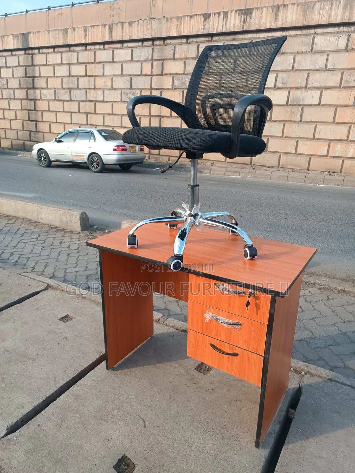 Unique Brown Office Desk With Mesh Office Chair Black Bh5