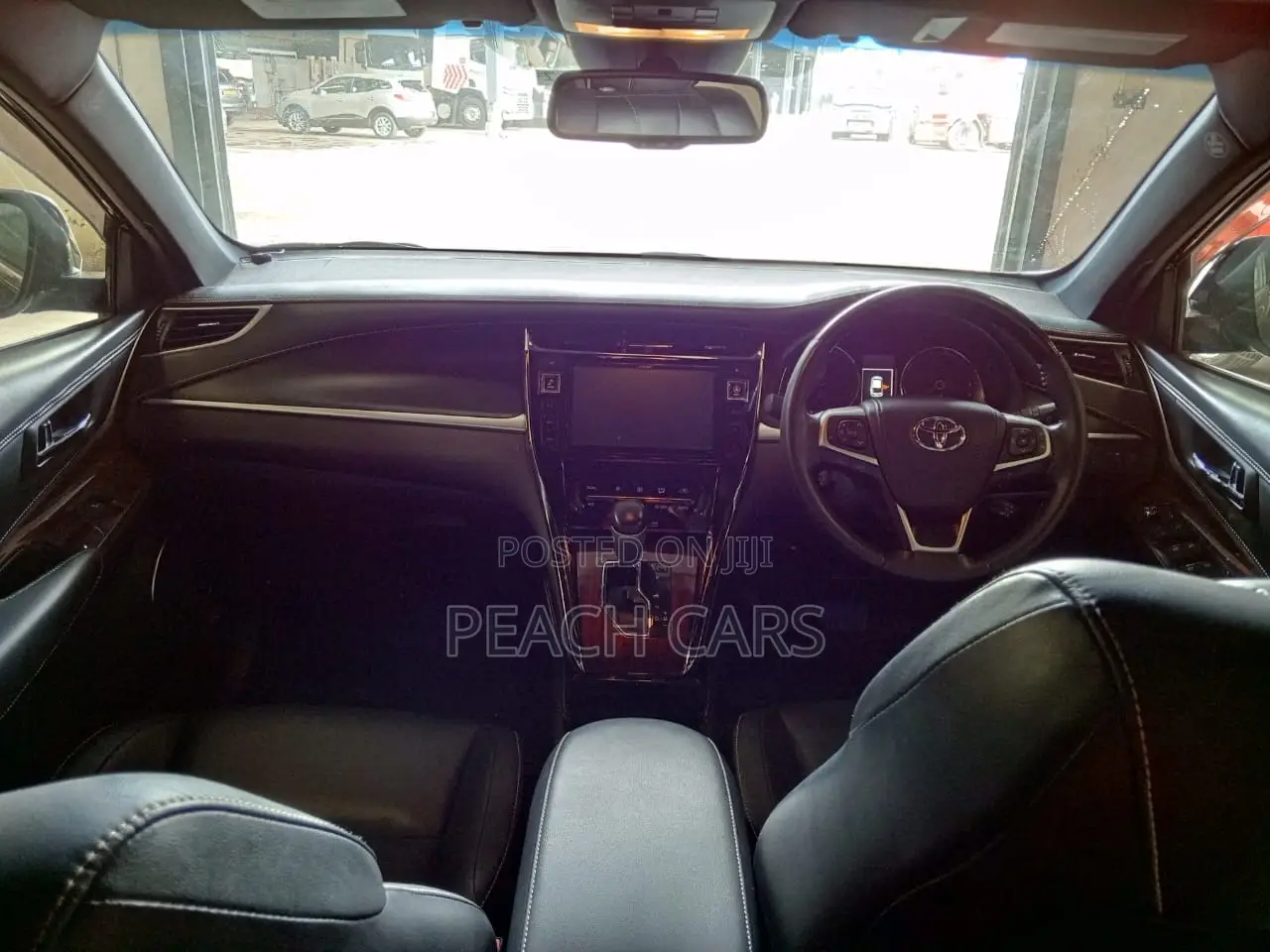 Toyota Harrier 2.0 2015 Black