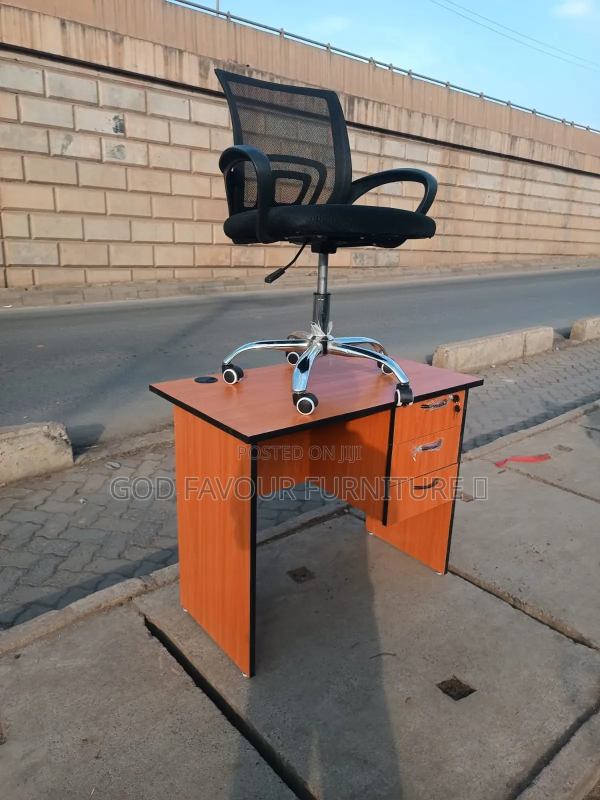 Unique Brown Lockable Office Desk With Mesh Office Chair Ak8