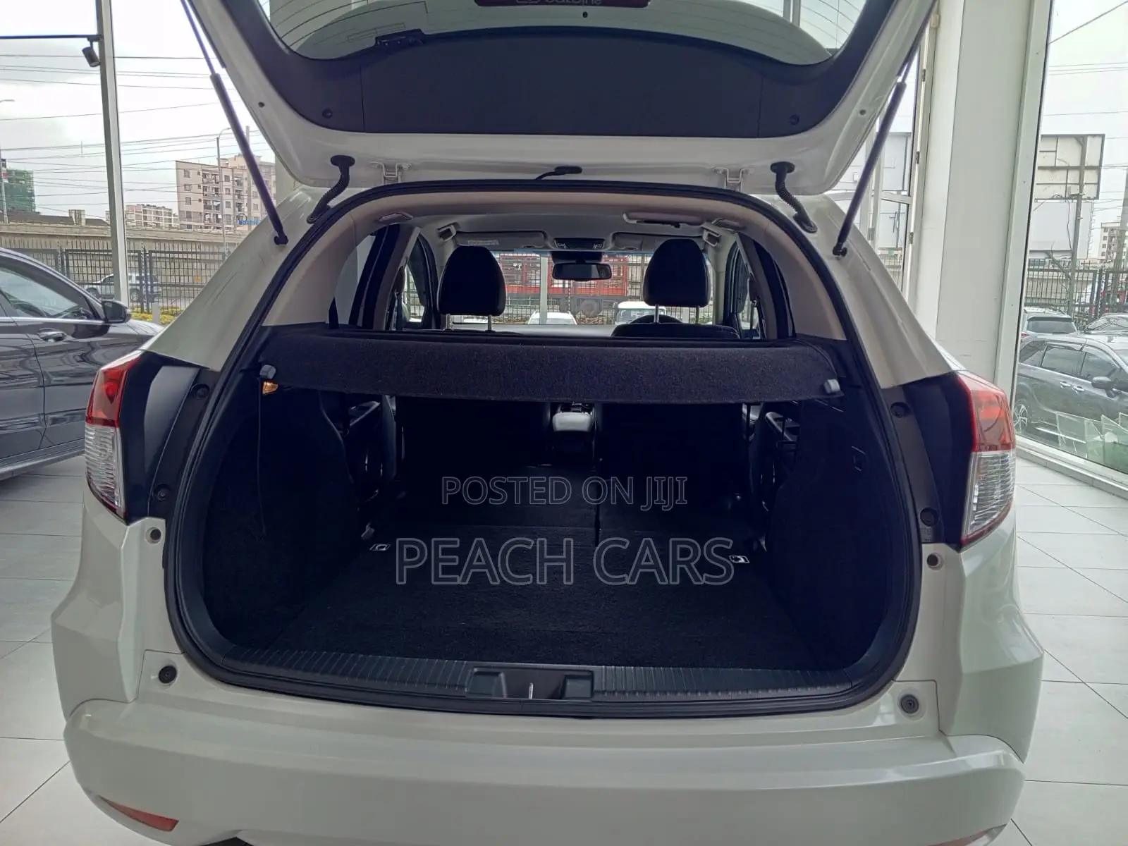 Honda Vezel 1.5 Hybrid 2WD 2016 White