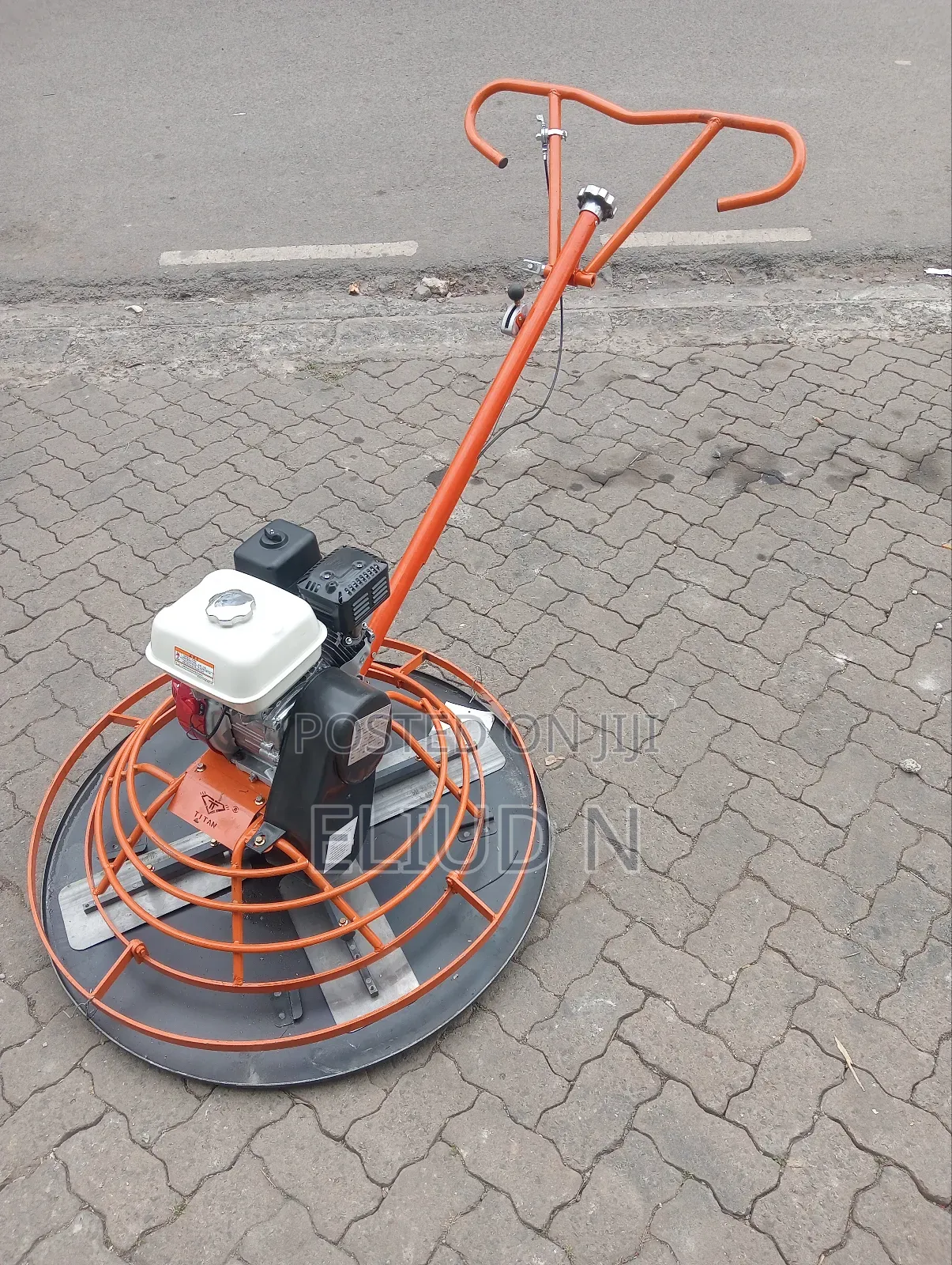 Titan Power Trowel/Honda Engine