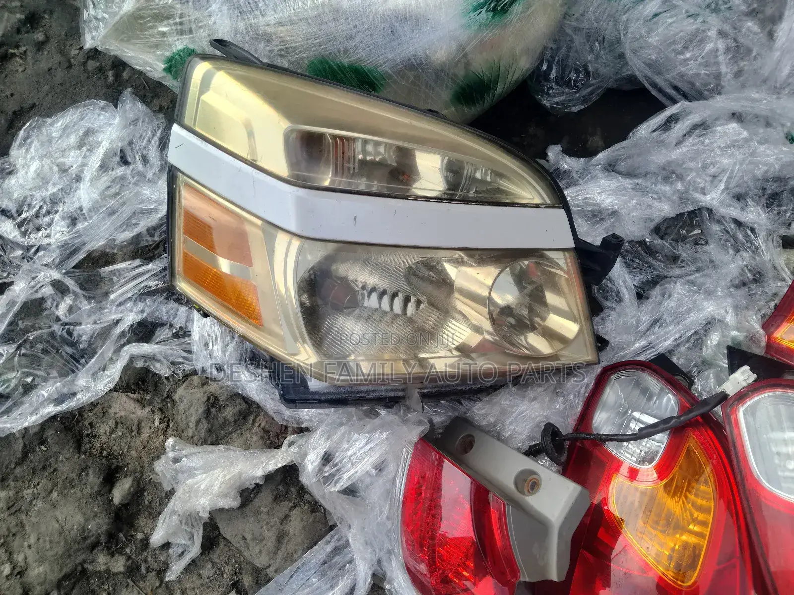Toyota Voxy 2005 Headlight/Headlamp