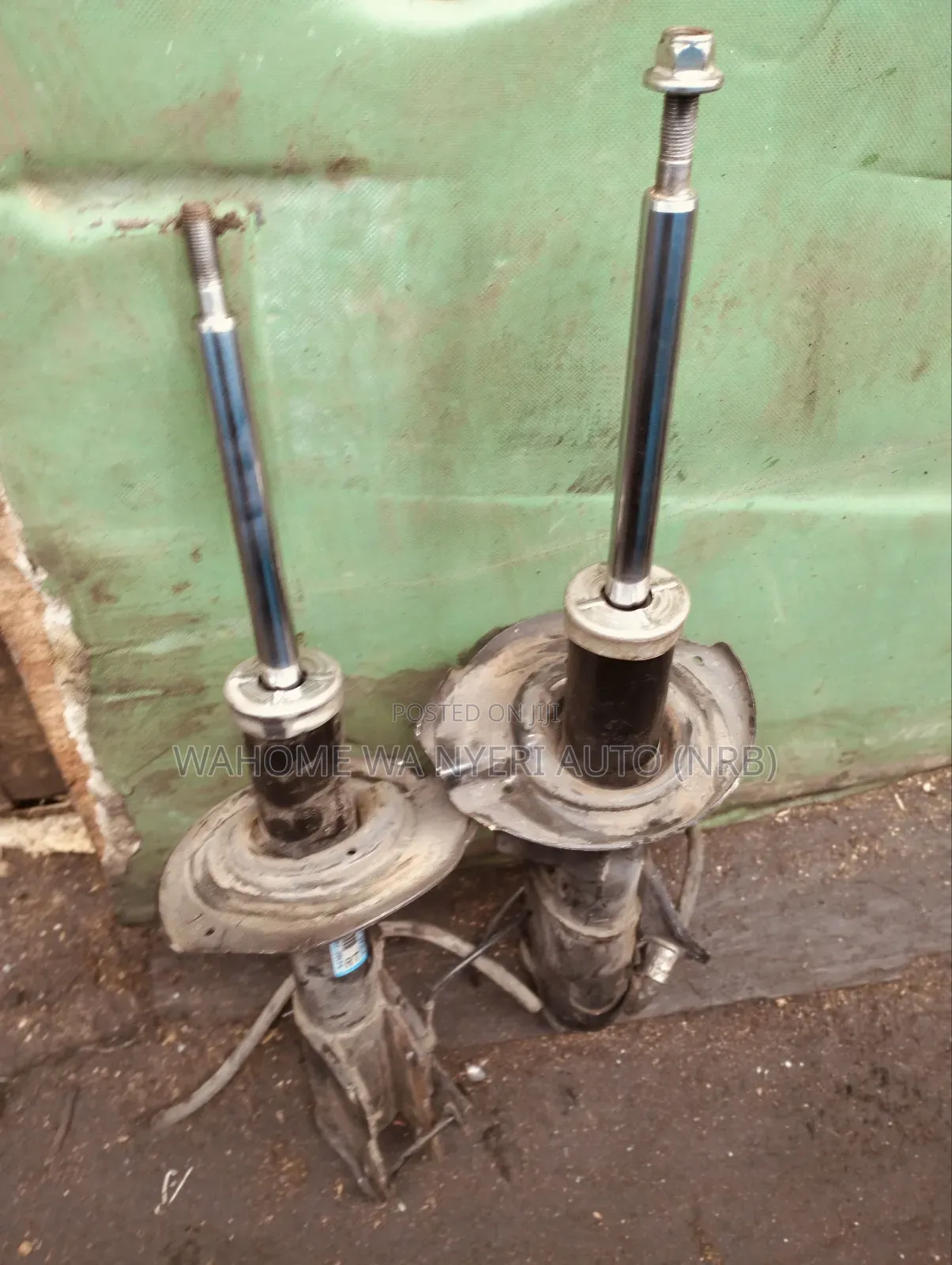 Front Shocks Nissan Serena