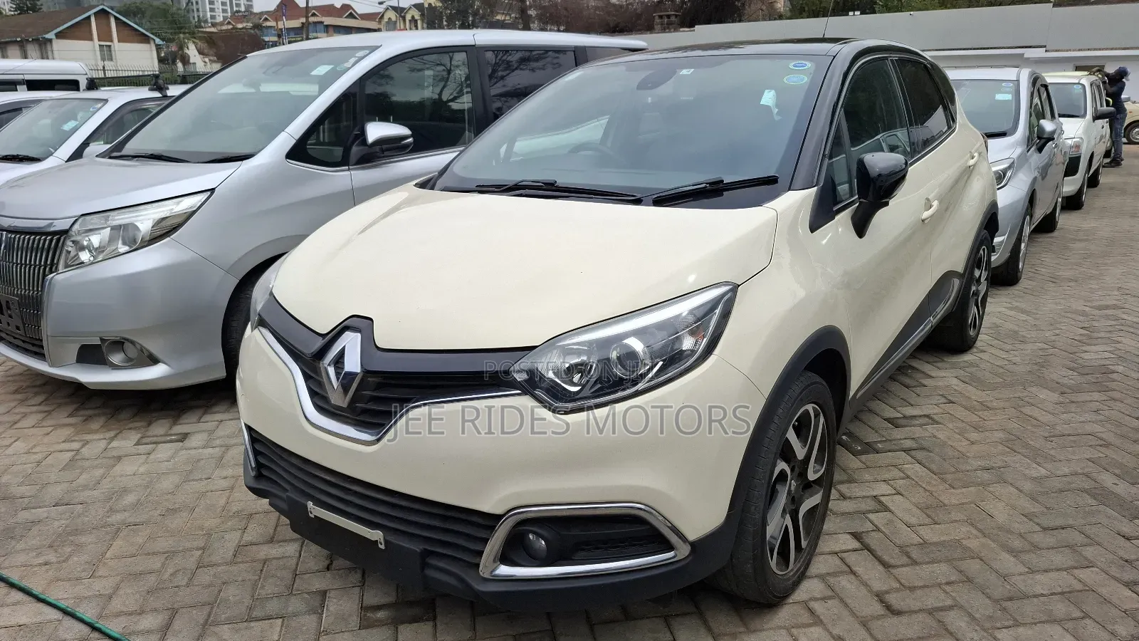 Renault Captur 1.2 Petrol FWD 2017 Beige