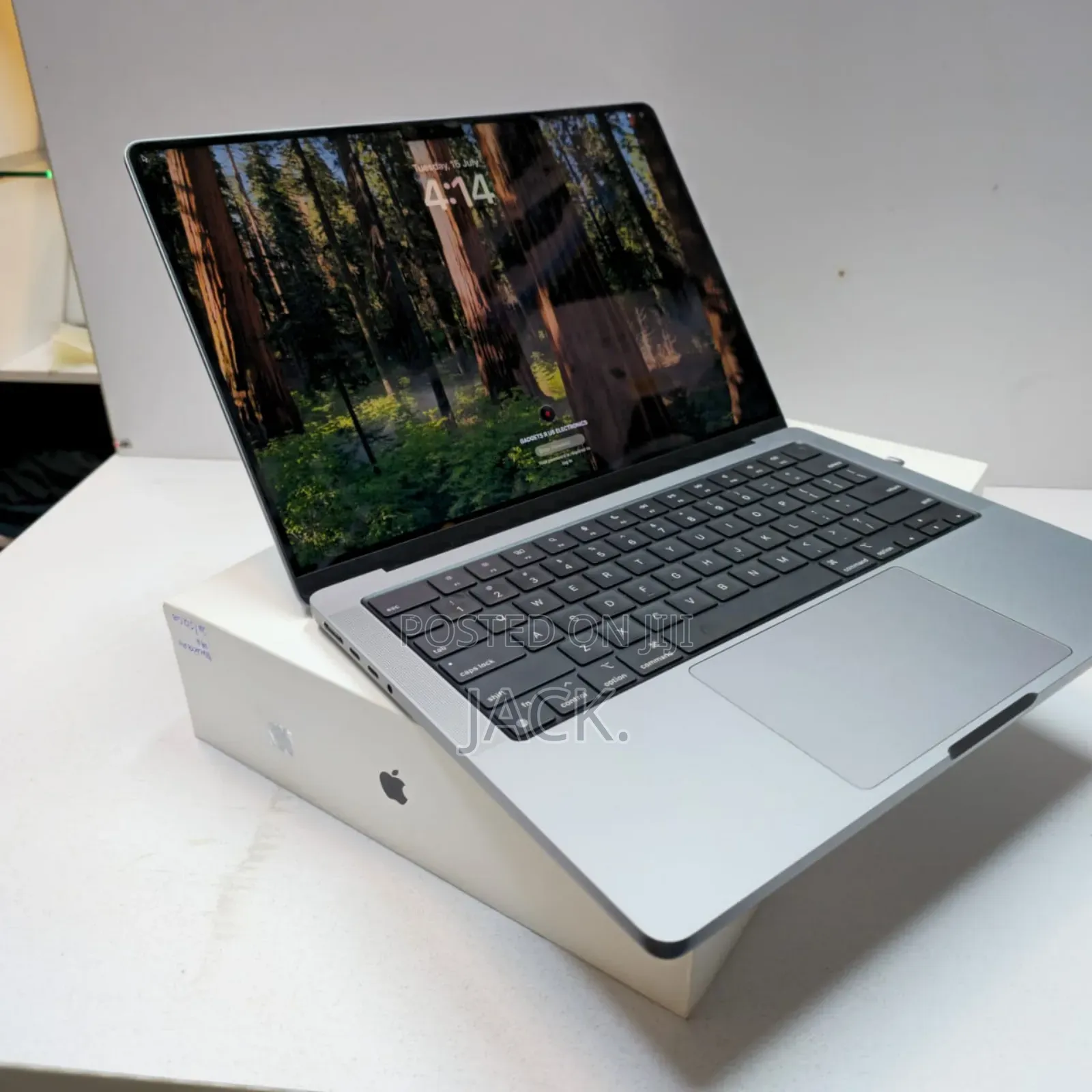 Laptop Apple MacBook Pro 2021 M1 32GB Apple M1 Pro SSD 1T