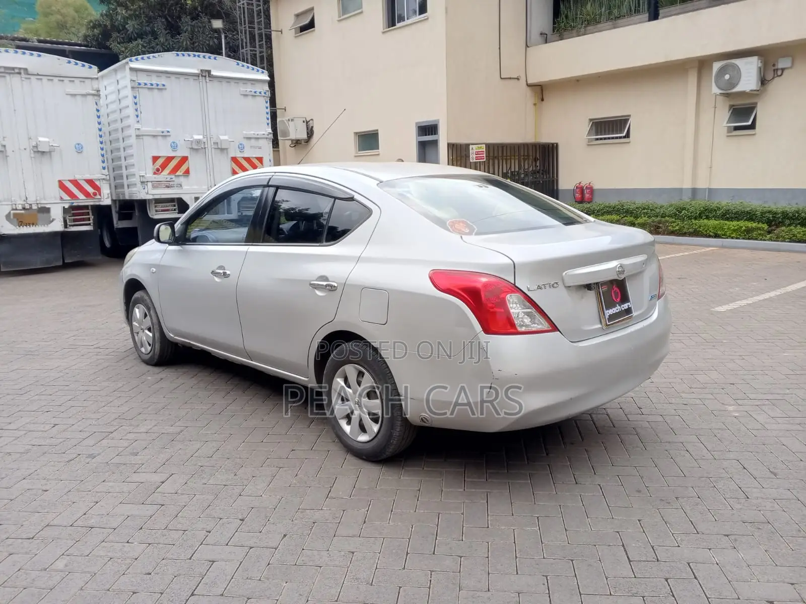 Nissan Latio 1.2 2014 Silver