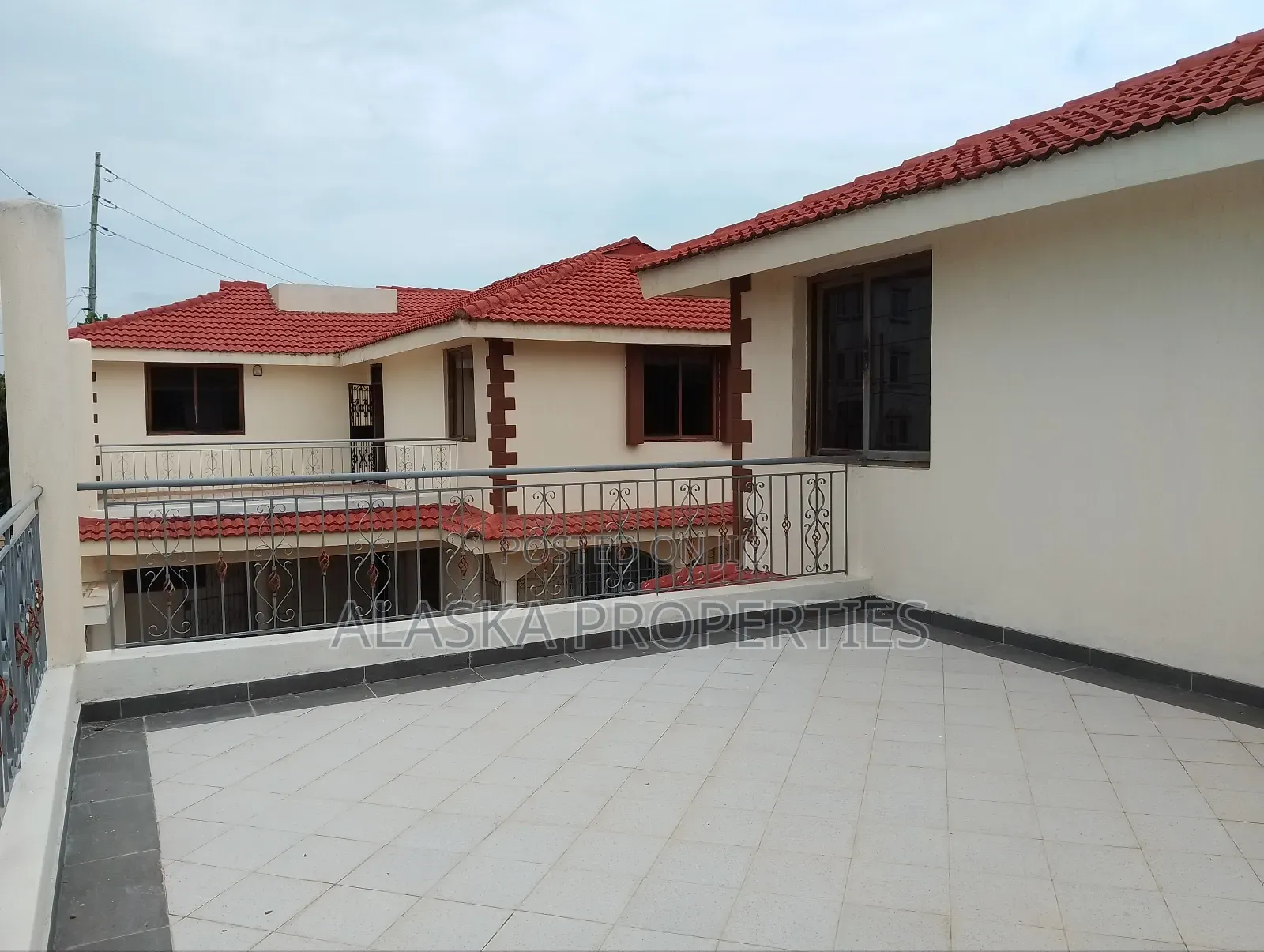 4bdrm Maisonette in Beach Road Estate, Nyali for rent