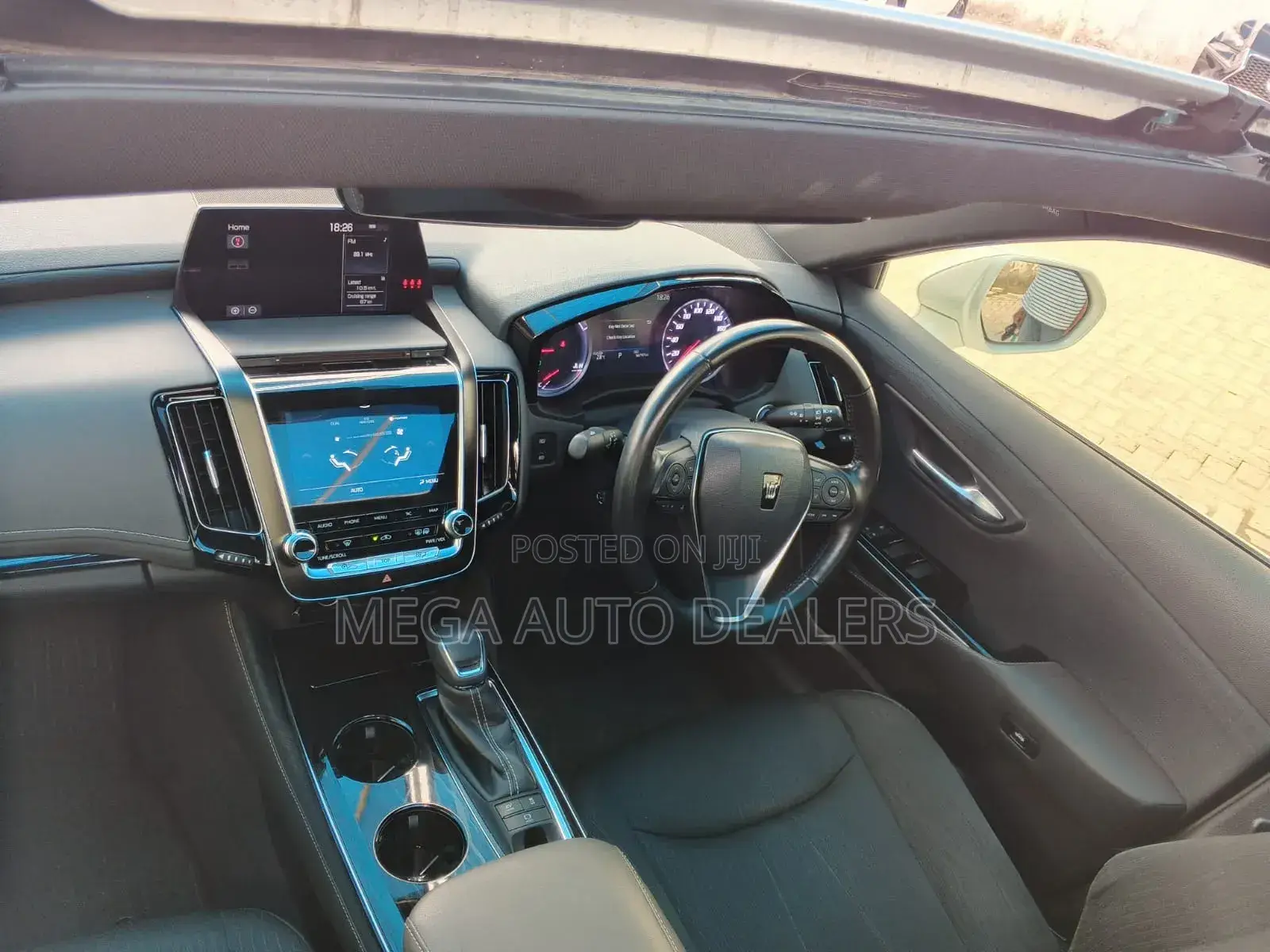 Toyota Crown 2018 White