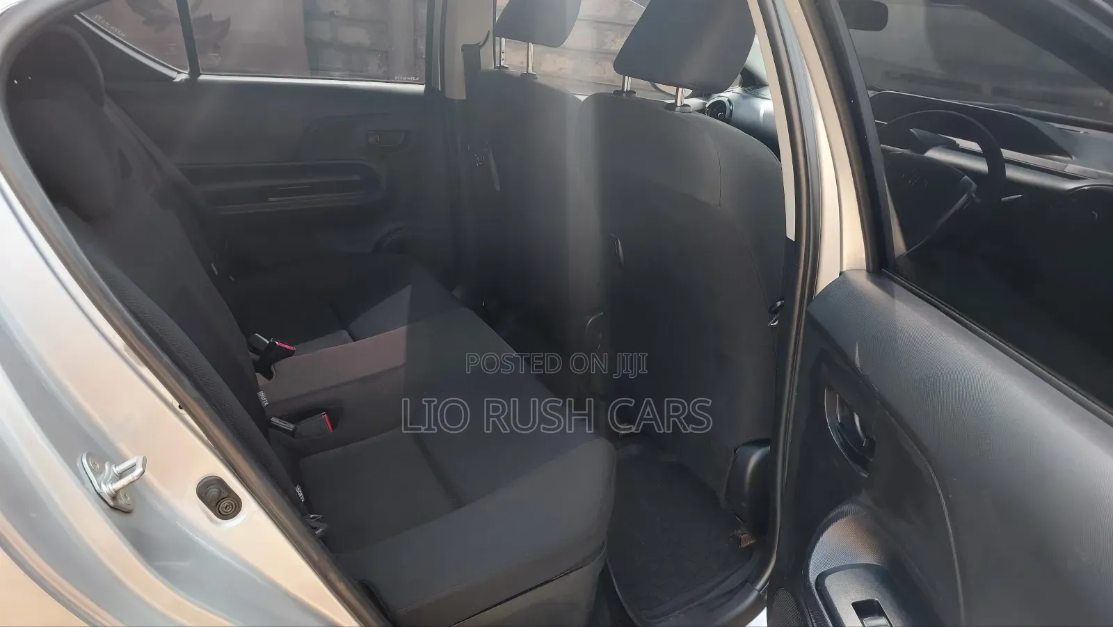 Toyota Aqua 2018 Silver