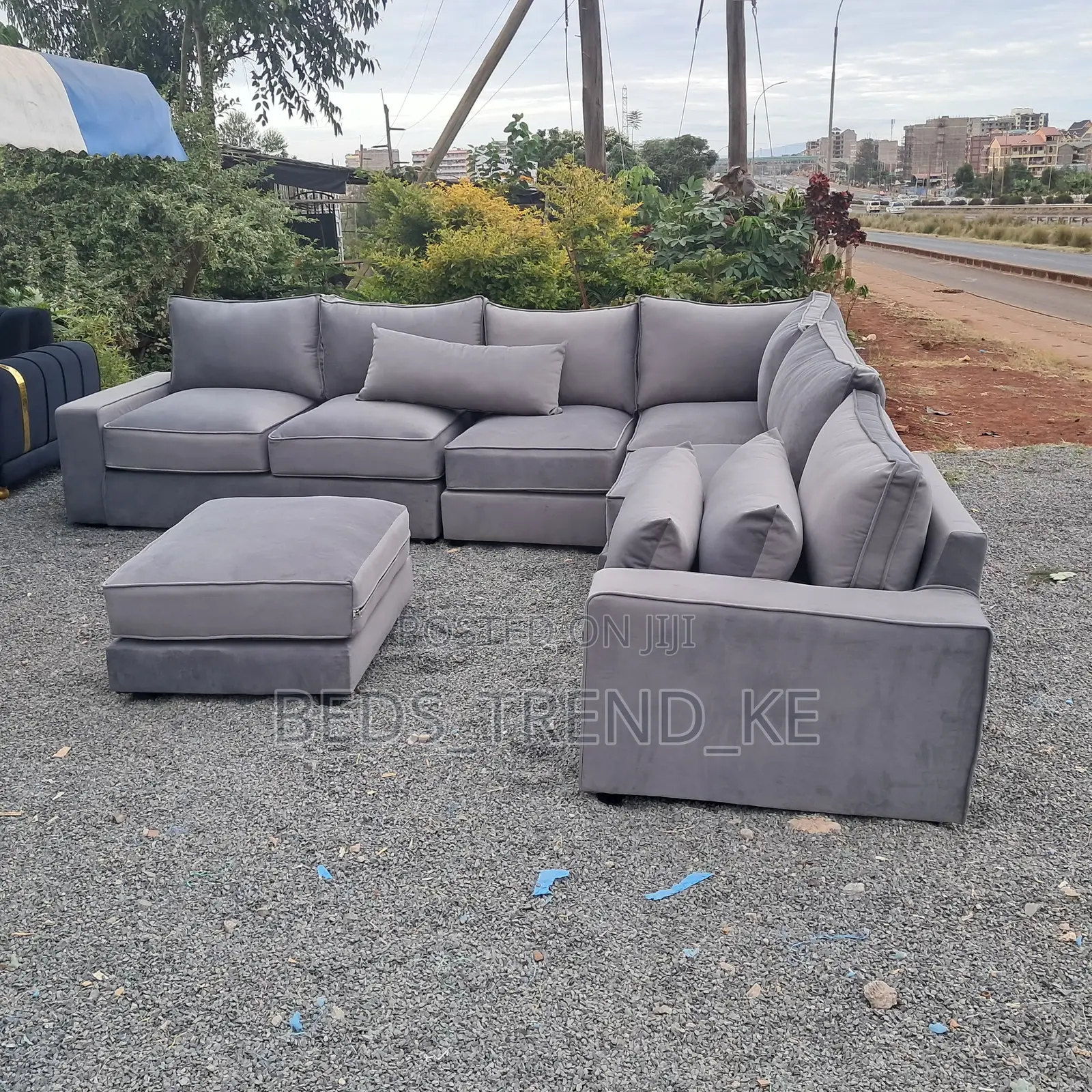 9 Seater L Seat Sofa With a Puff