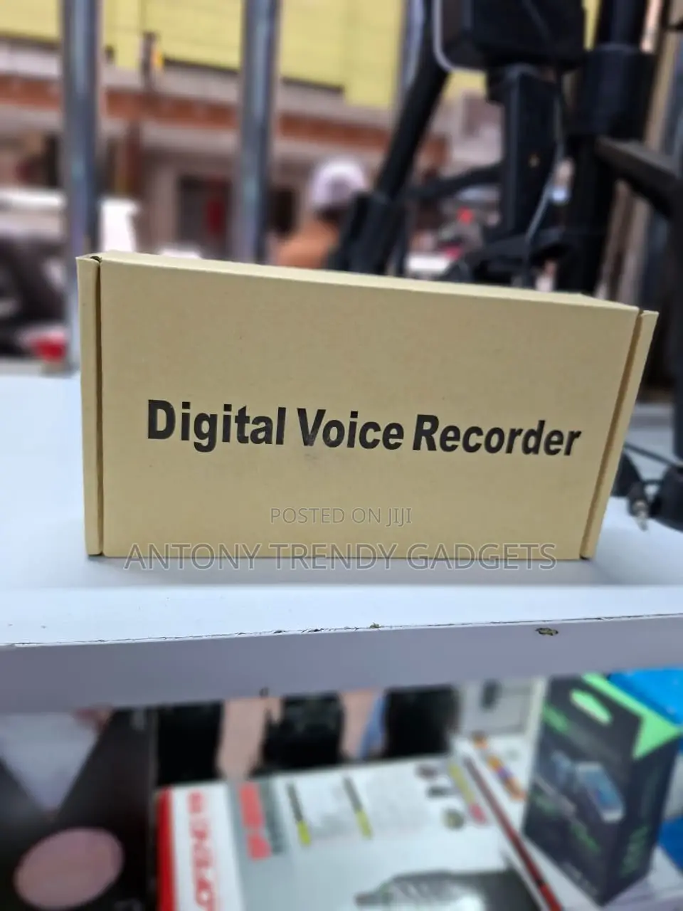 Compact 8gb Voice Recorder With Noise Reduction Mic
