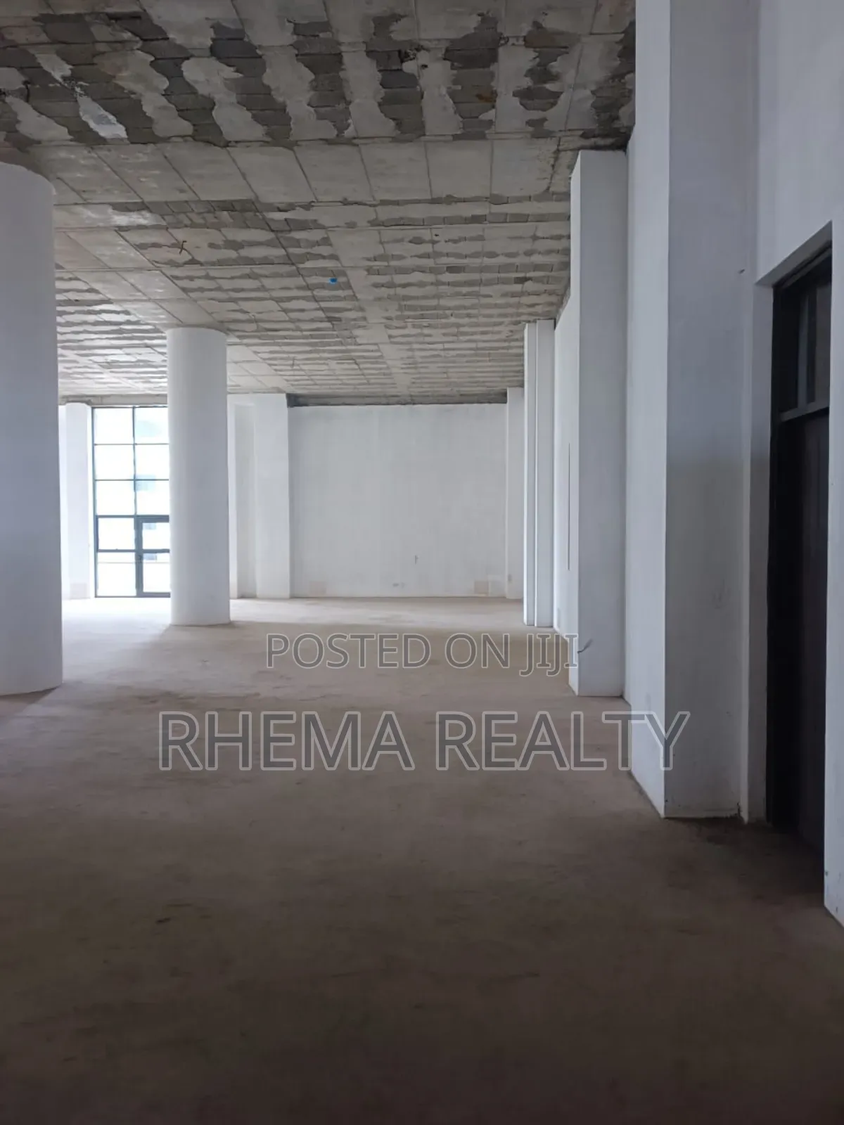 Modern Office Space With Terrace Ref: 088/001/Rre
