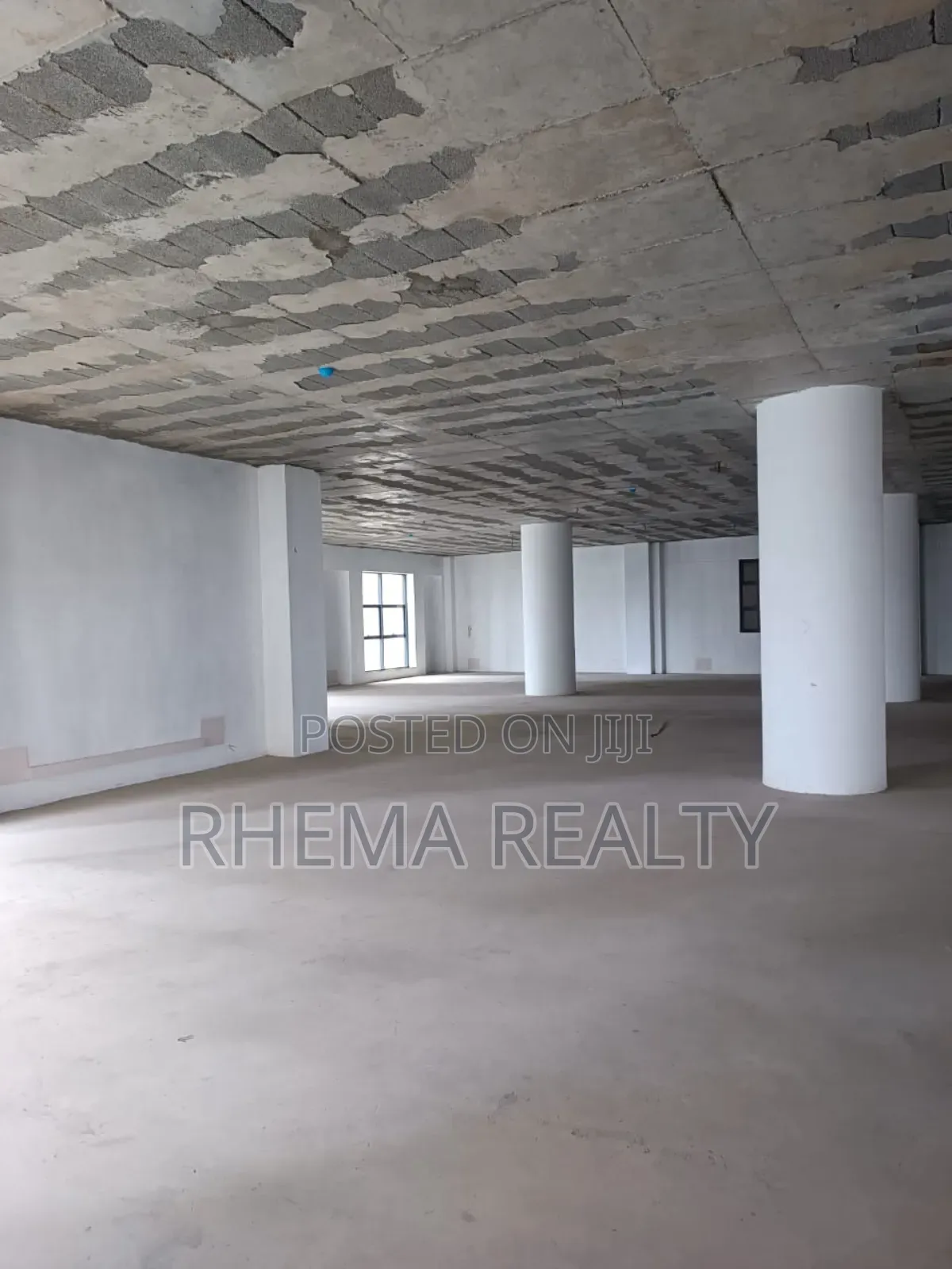 Modern Office Space With Terrace Ref: 088/001/Rre