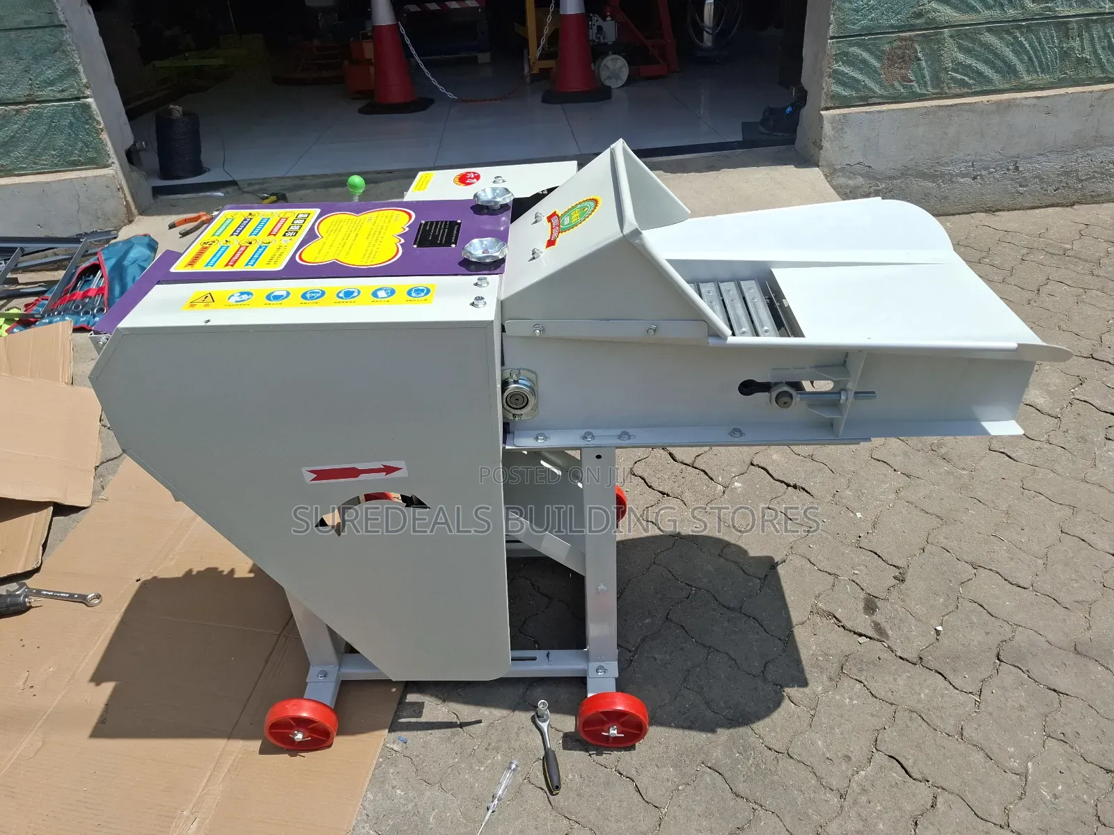 Electric Chaff Cutter With Gear and Conveyor Belt