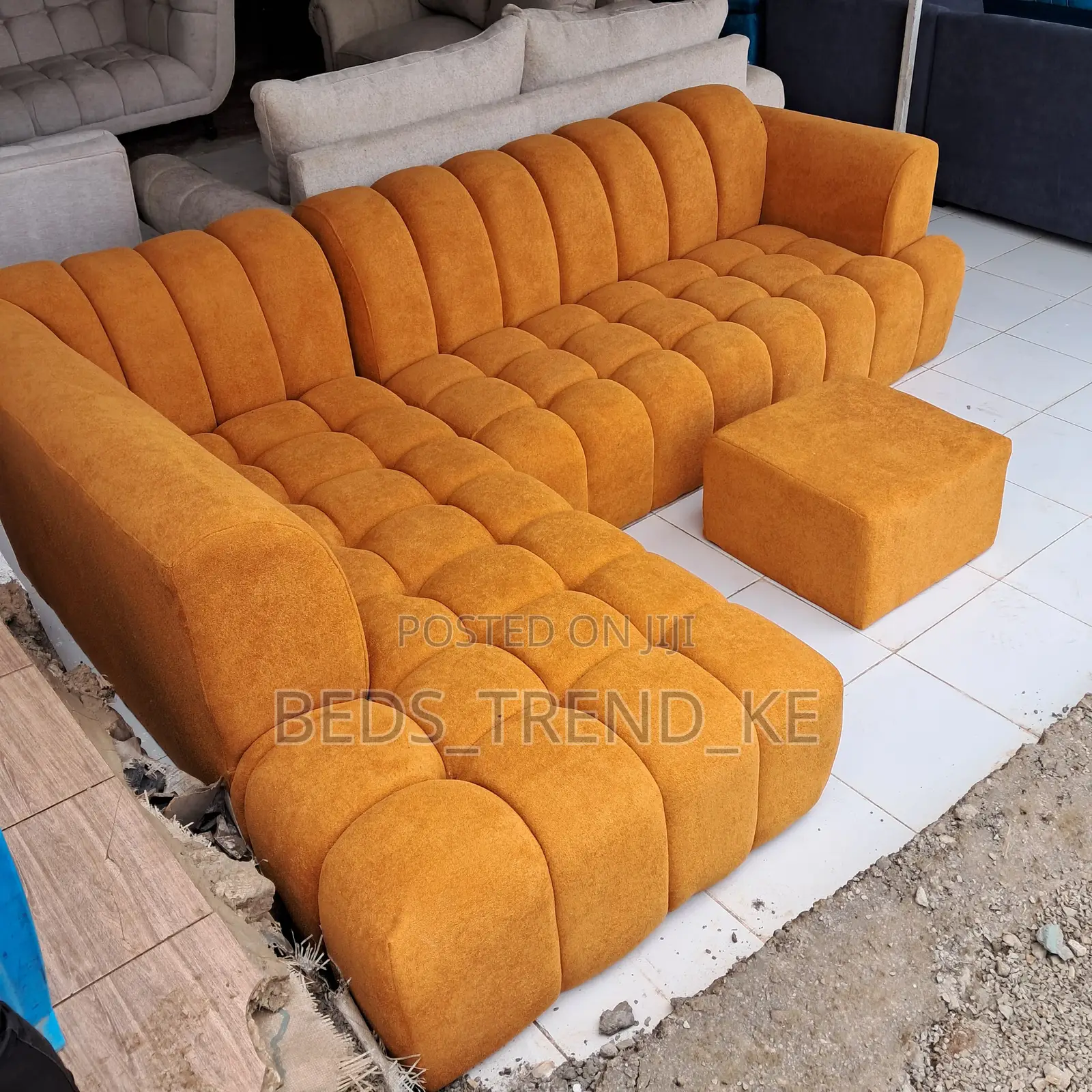 Cushy 6 Seater Bubble L Seat With a Puff