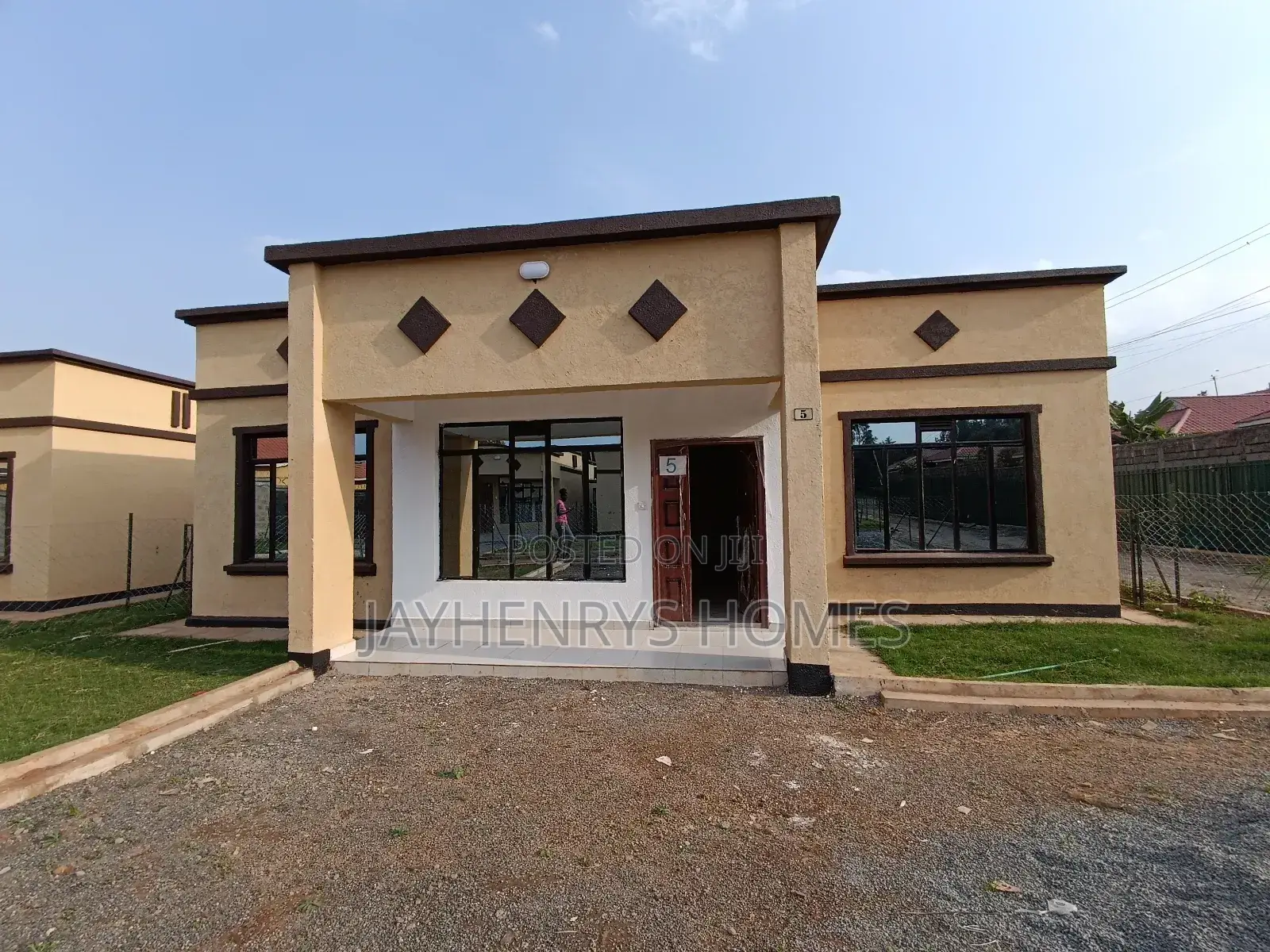 3bdrm Bungalow in Kimunyu, Kenyatta Road / Theta  for sale