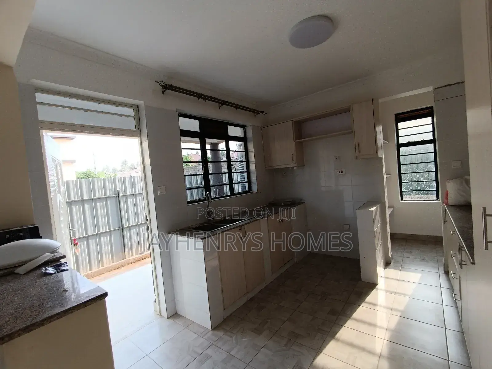 3bdrm Bungalow in Kimunyu, Kenyatta Road / Theta  for sale