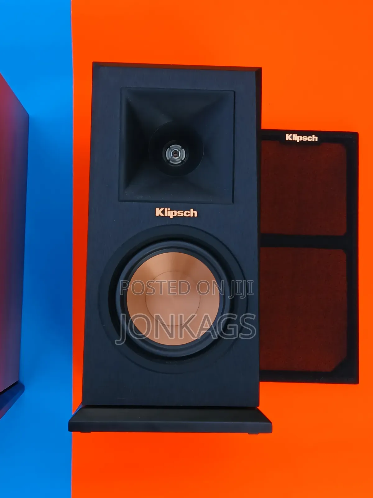 A Pair of Bookshelf Speakers Klipsch Rp 150m