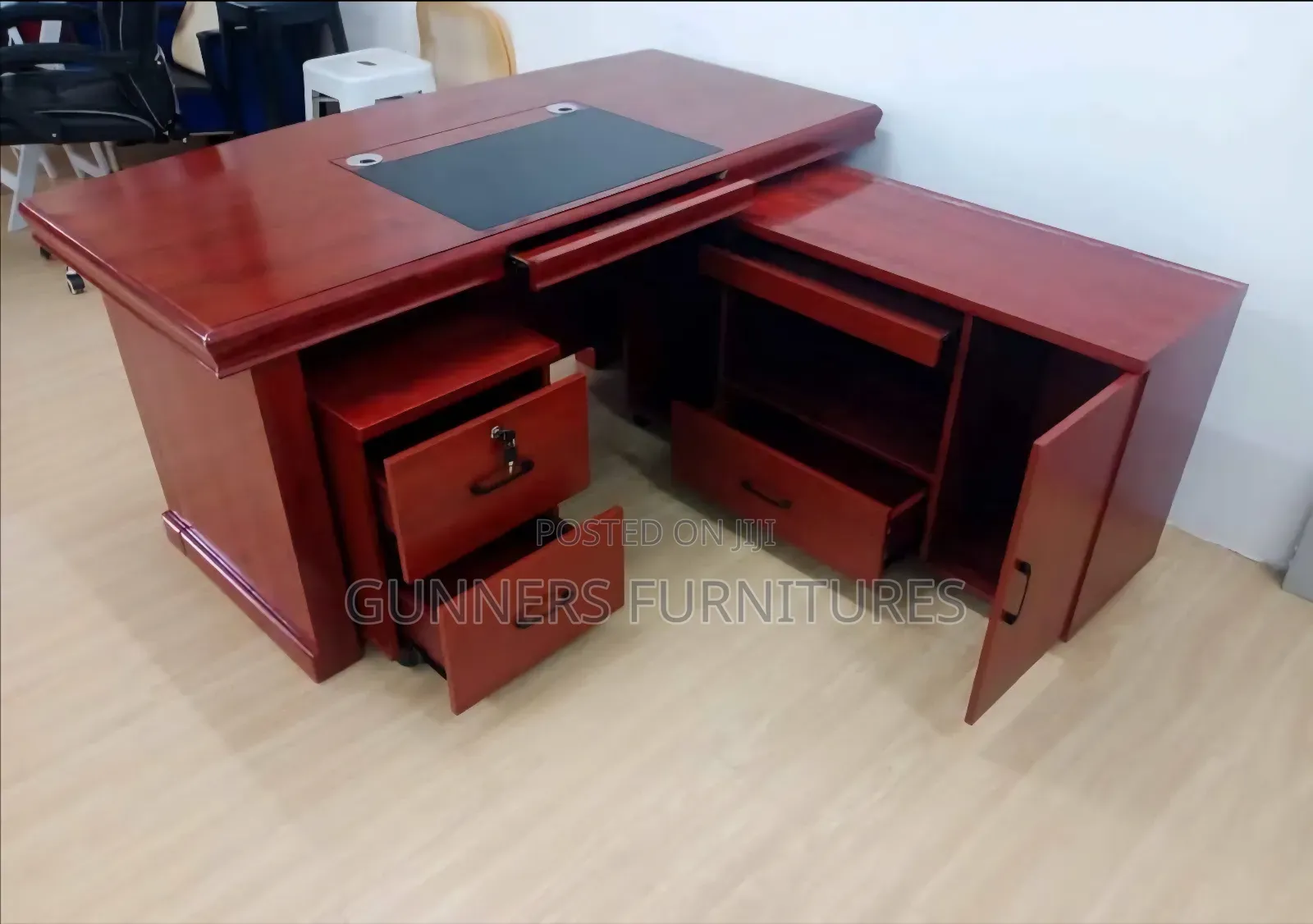 Eexecutive Office Desk 1.6metres.