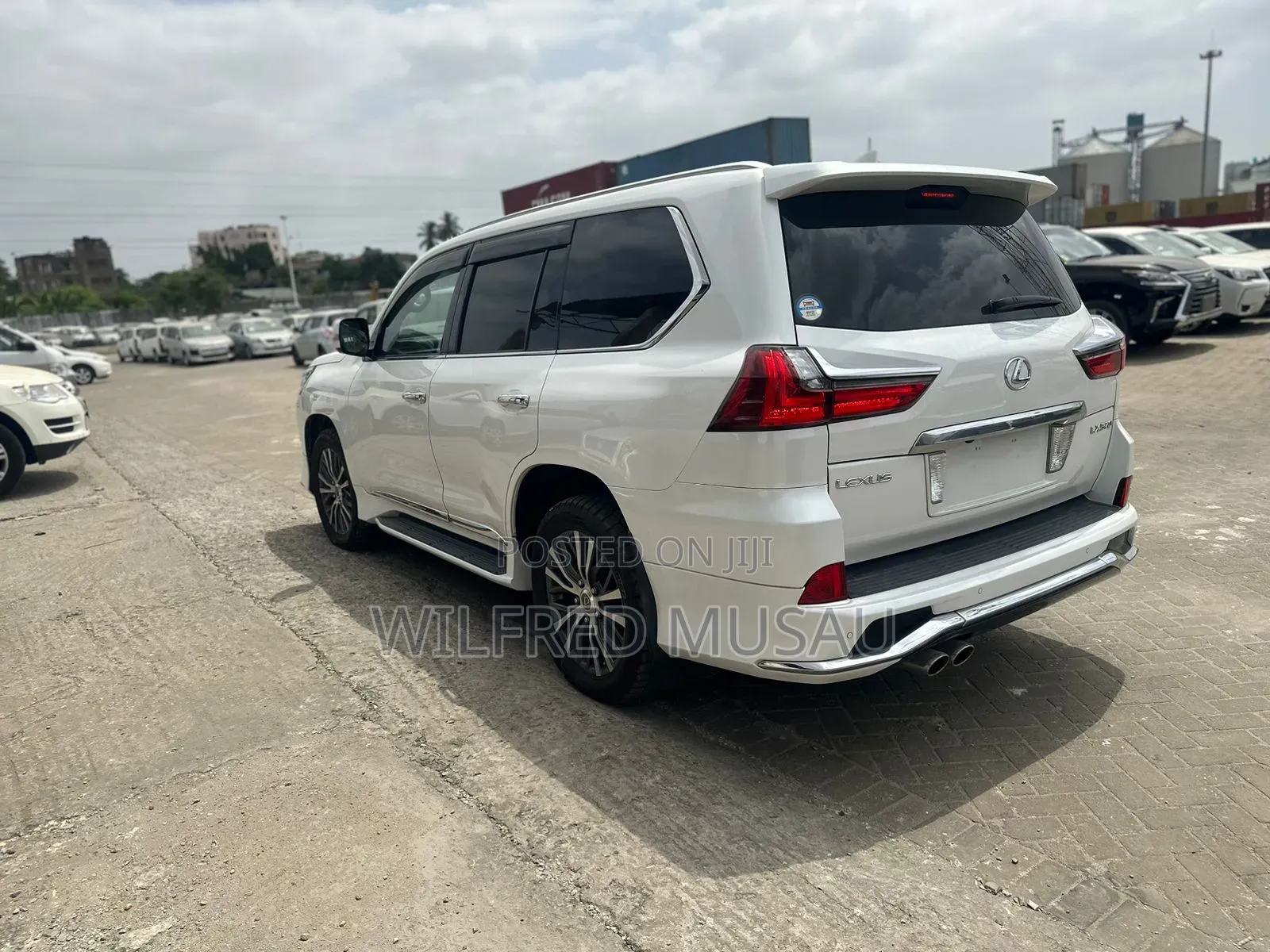 Lexus LX 570 AWD 2016 White